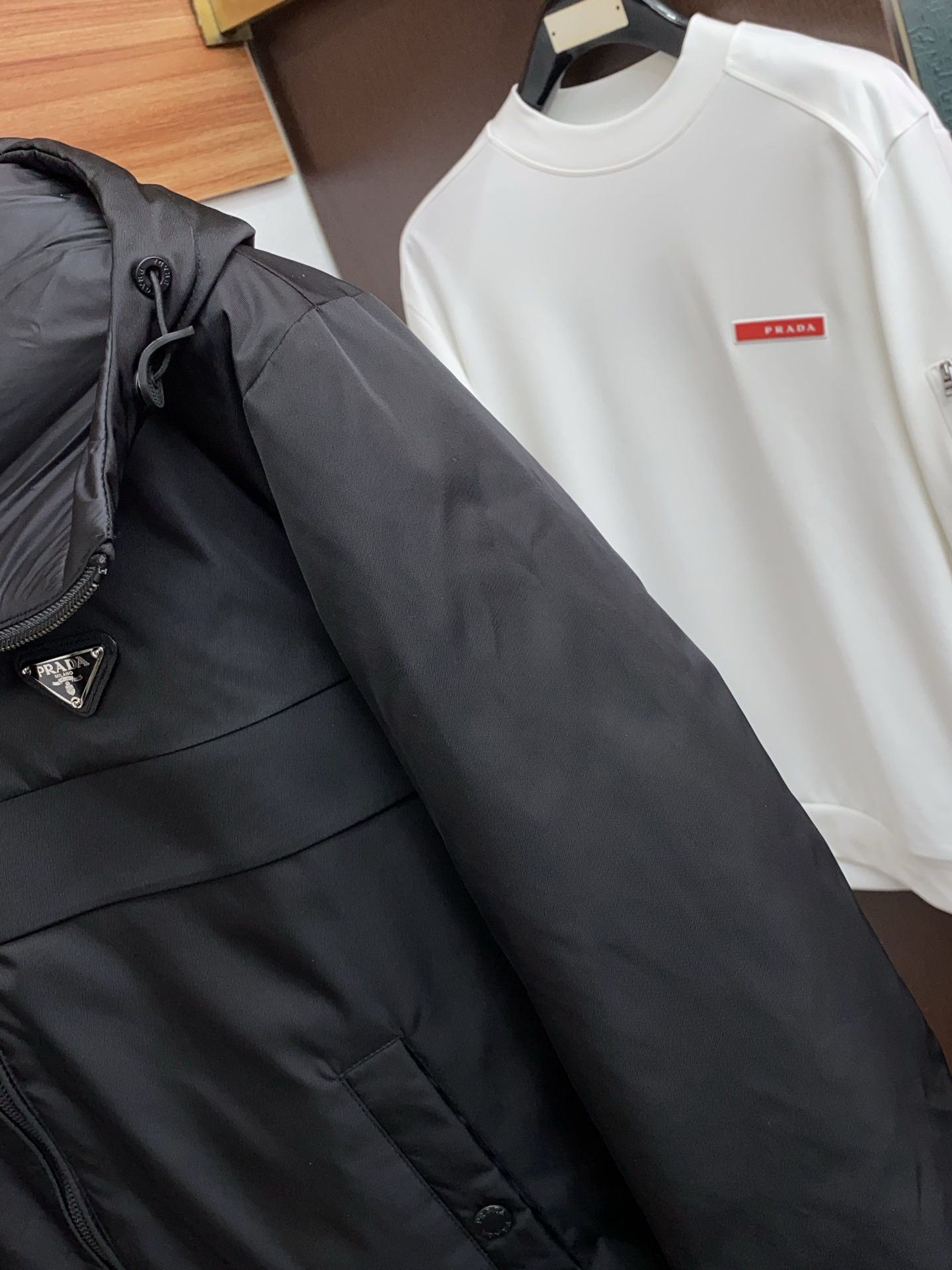 🌾 普拉达 独家专供秋冬2025SS新款羽绒服 香港贸易公司货，纯正洋行渠道，同步官网发售，内里填充国标