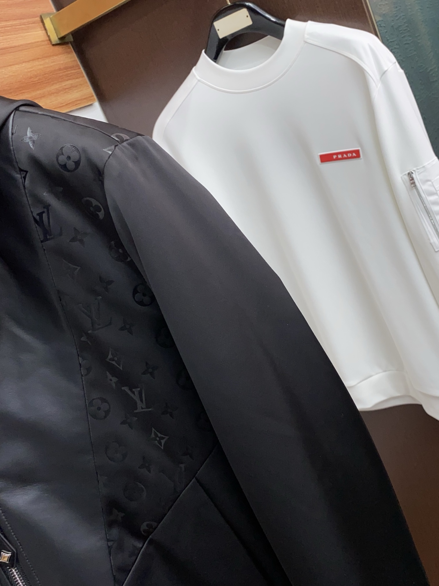 1v路易威登 独家专供秋冬2025SS新款针织拼接真皮羽绒服 香港贸易公司货，纯正洋行渠道，同步官网发售