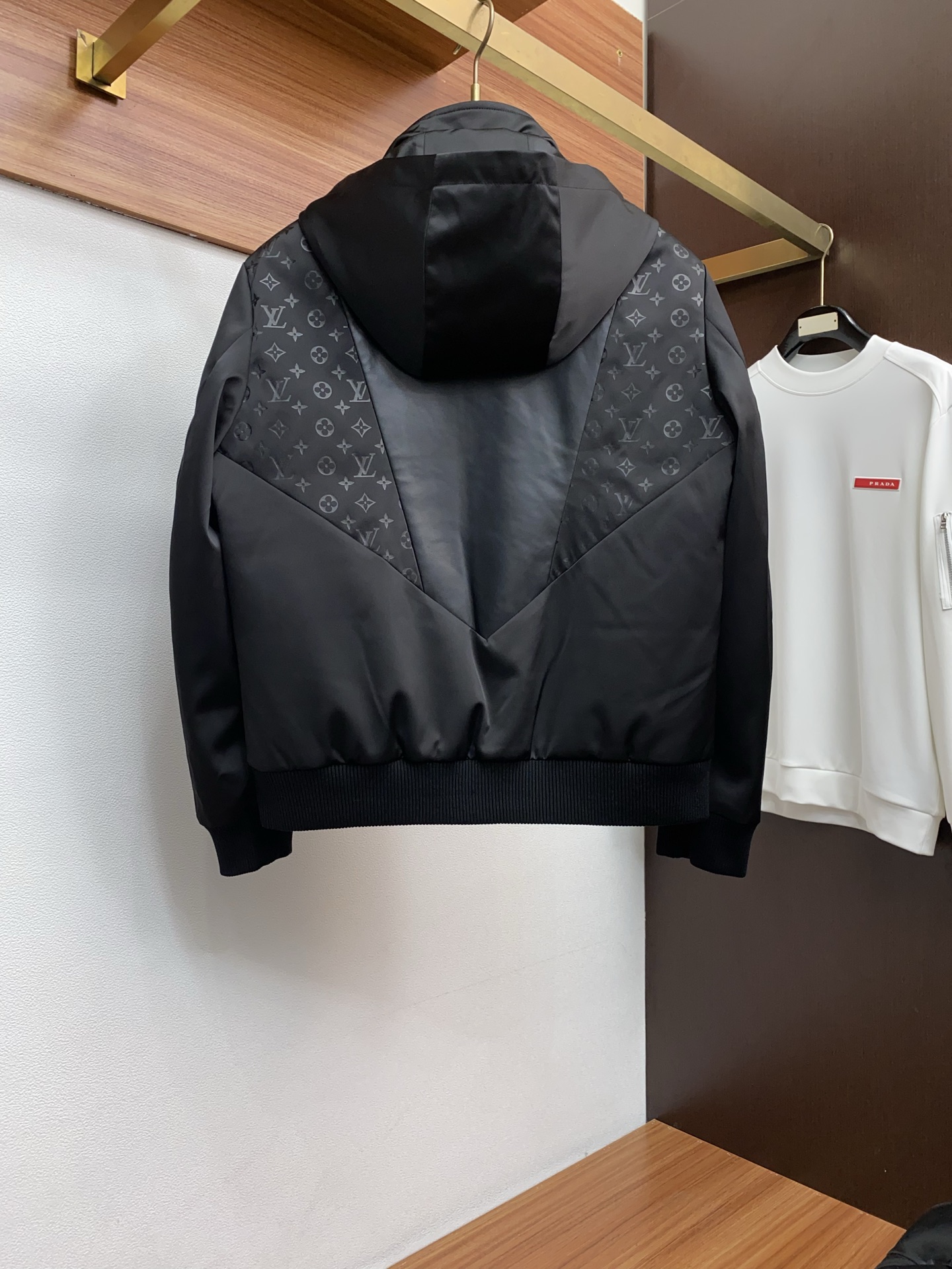 1v路易威登 独家专供秋冬2025SS新款针织拼接真皮羽绒服 香港贸易公司货，纯正洋行渠道，同步官网发售