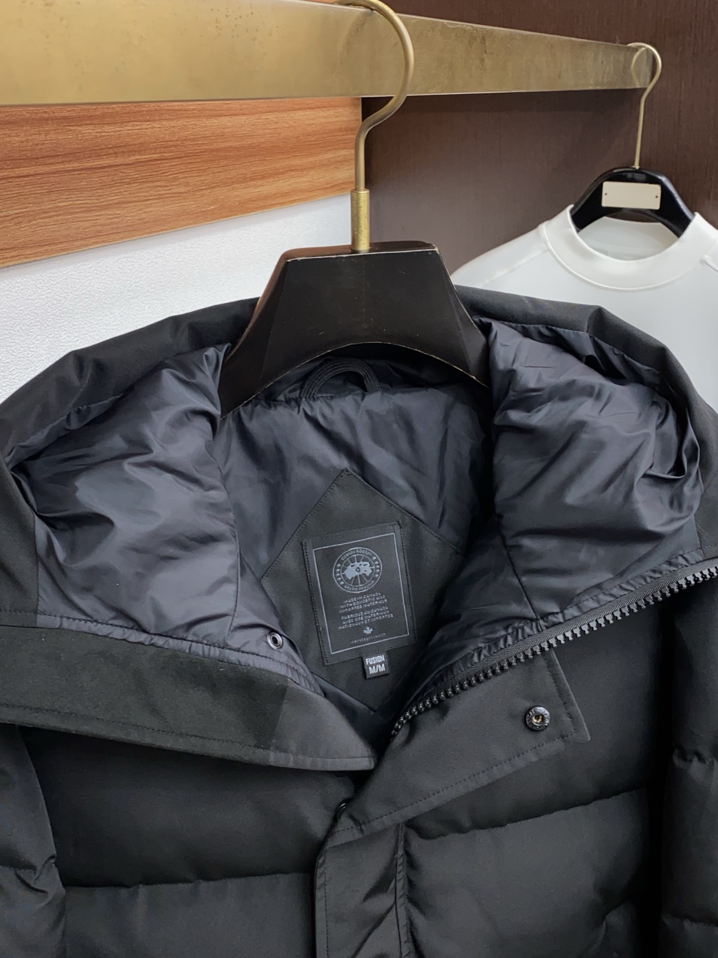 大鹅 25秋冬男士时尚羽绒服 轻奢时尚休闲风格，轻盈保暖柔软！低调系列时尚百搭，就是有型！香港贸易订单款