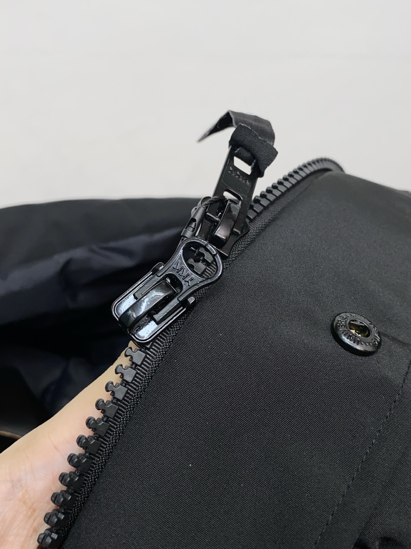 大鹅 25秋冬男士时尚羽绒服 轻奢时尚休闲风格，轻盈保暖柔软！低调系列时尚百搭，就是有型！香港贸易订单款