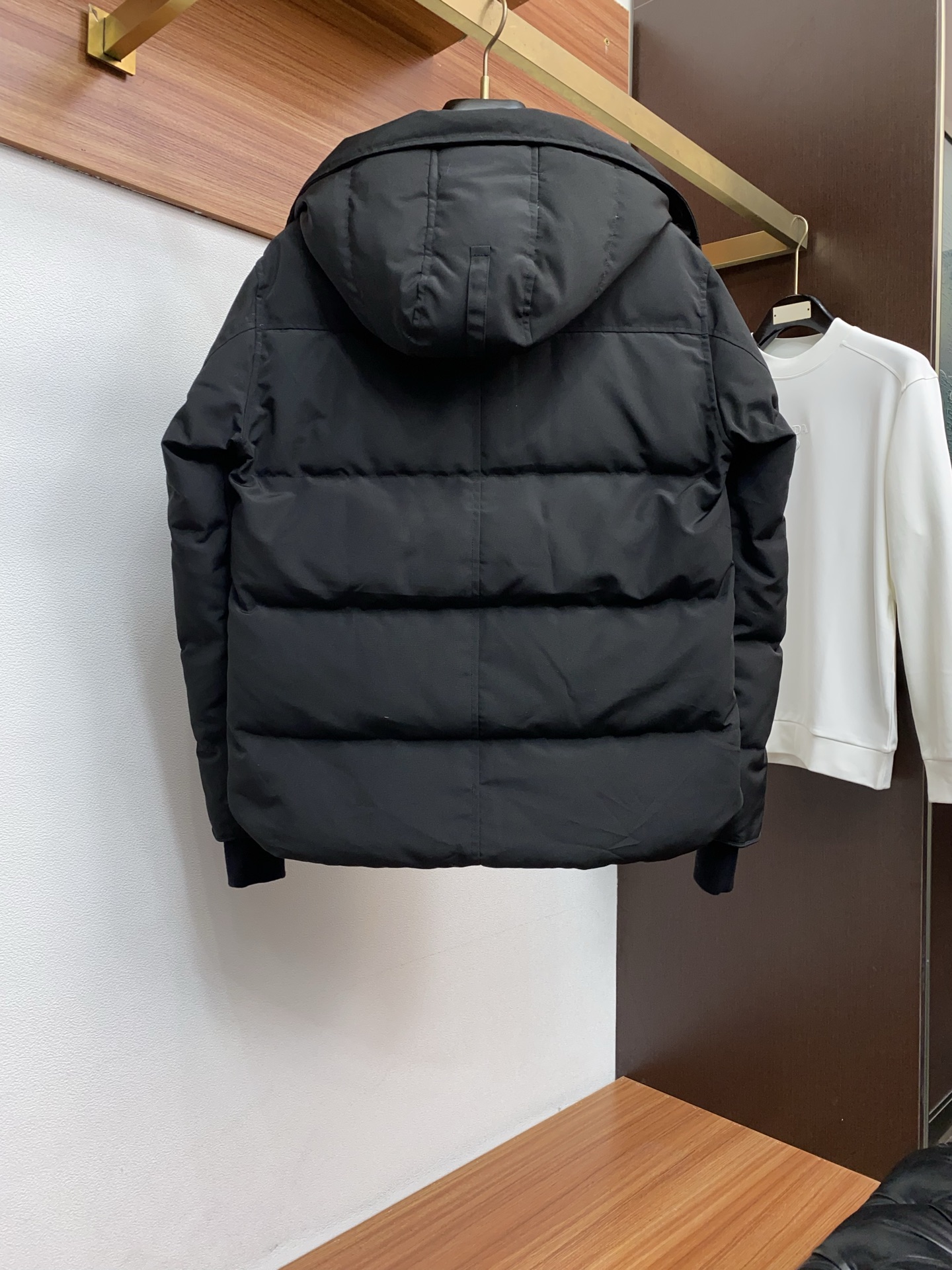 大鹅 25秋冬男士时尚羽绒服 轻奢时尚休闲风格，轻盈保暖柔软！低调系列时尚百搭，就是有型！香港贸易订单款