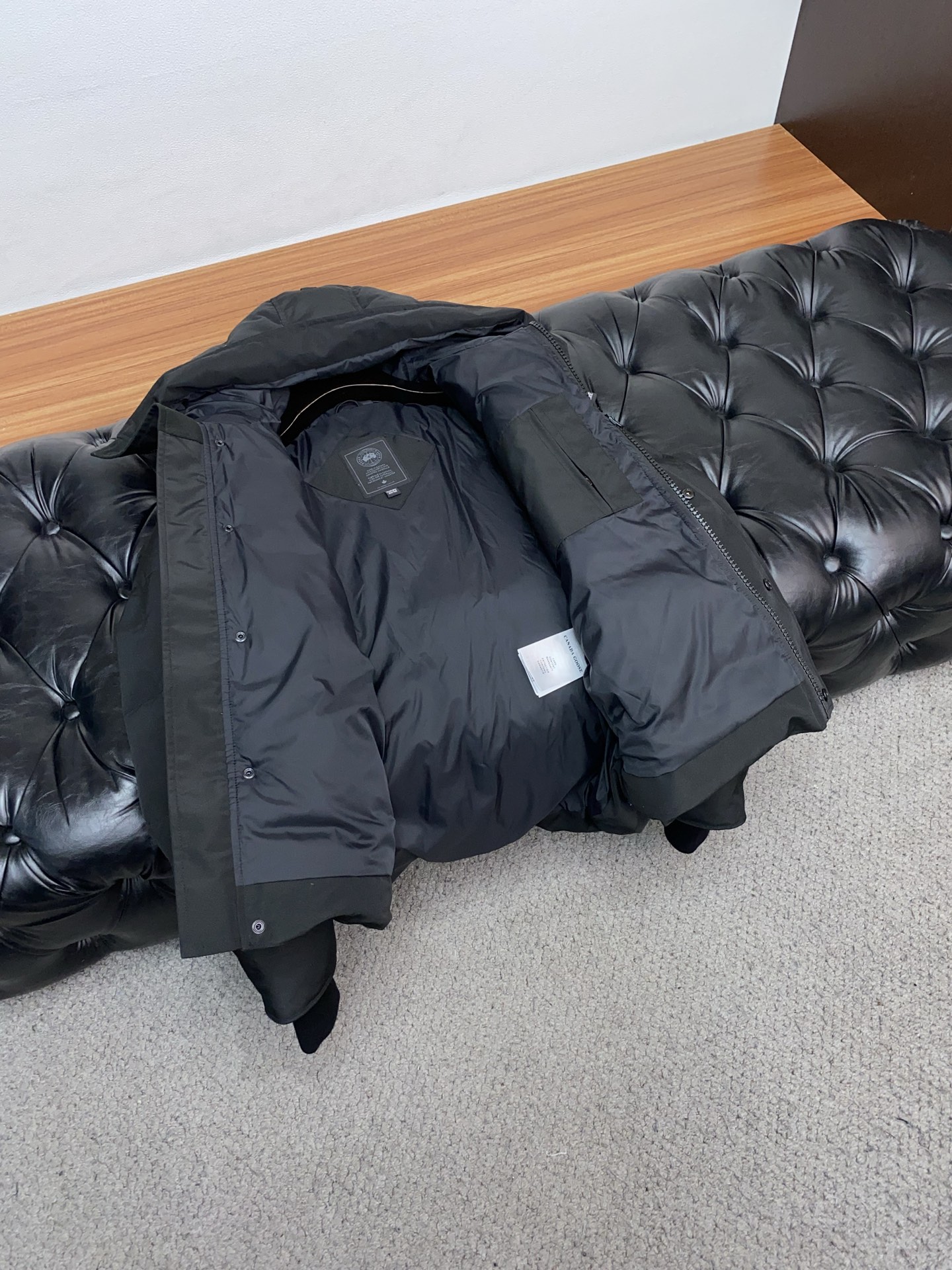 大鹅 25秋冬男士时尚羽绒服 轻奢时尚休闲风格，轻盈保暖柔软！低调系列时尚百搭，就是有型！香港贸易订单款