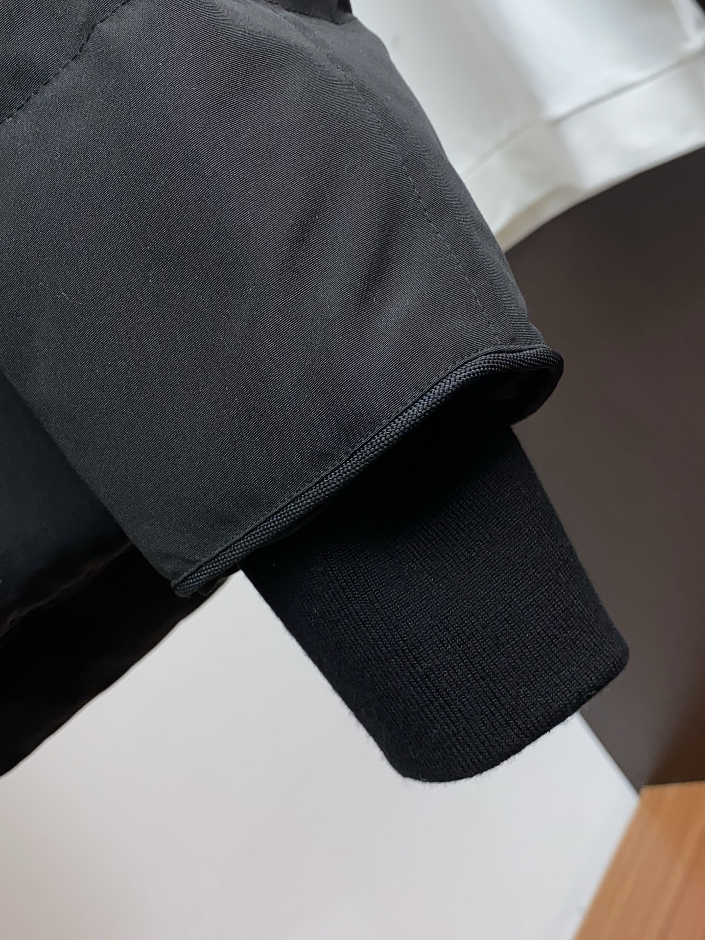 大鹅 25秋冬男士时尚羽绒服 轻奢时尚休闲风格，轻盈保暖柔软！低调系列时尚百搭，就是有型！香港贸易订单款