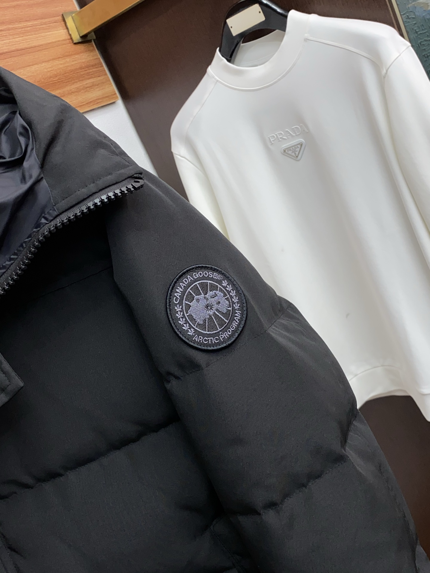 大鹅 25秋冬男士时尚羽绒服 轻奢时尚休闲风格，轻盈保暖柔软！低调系列时尚百搭，就是有型！香港贸易订单款