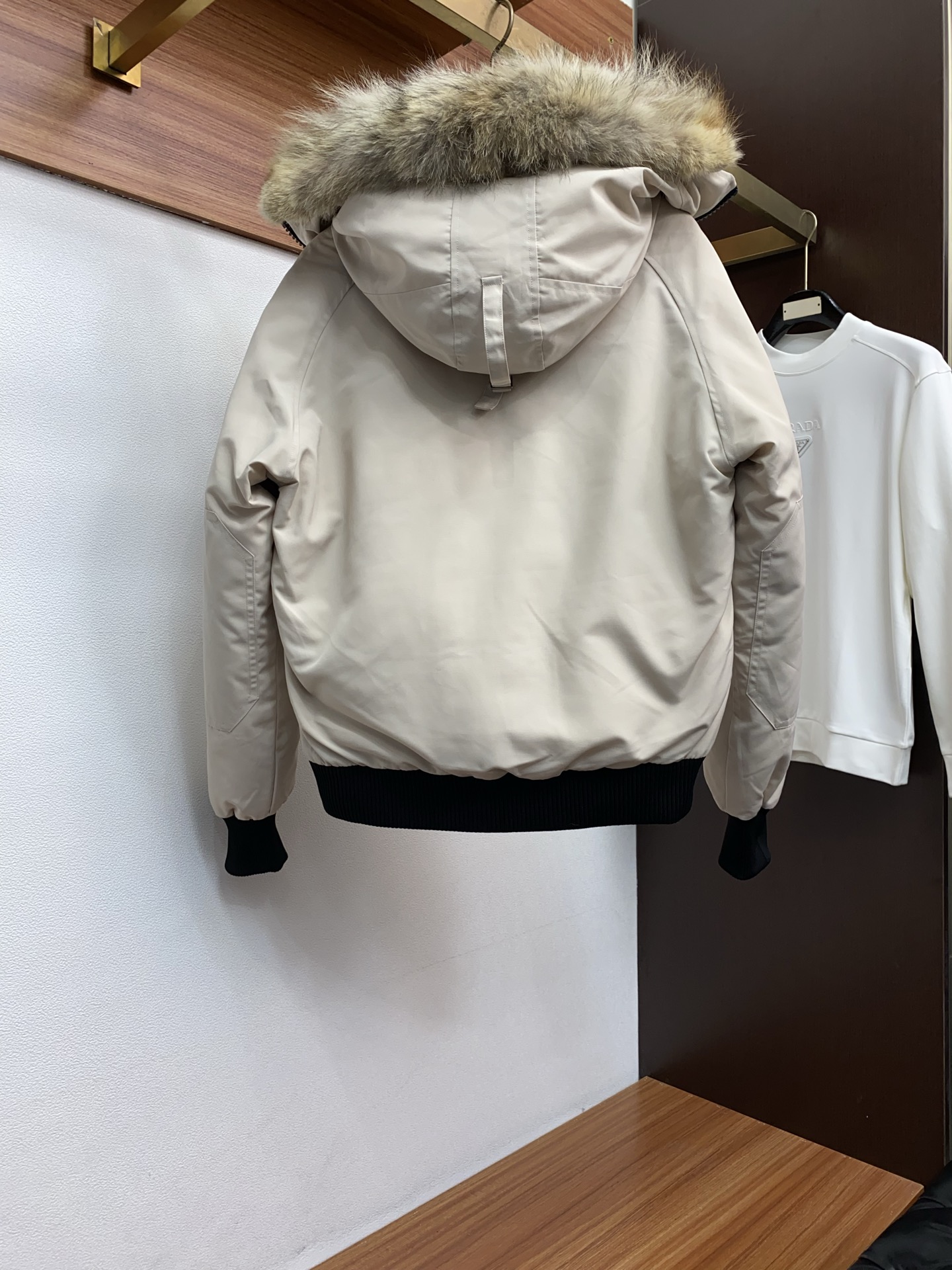 大鹅 25秋冬男士时尚羽绒服 轻奢时尚休闲风格，轻盈保暖柔软！低调系列时尚百搭，就是有型！香港贸易订单款