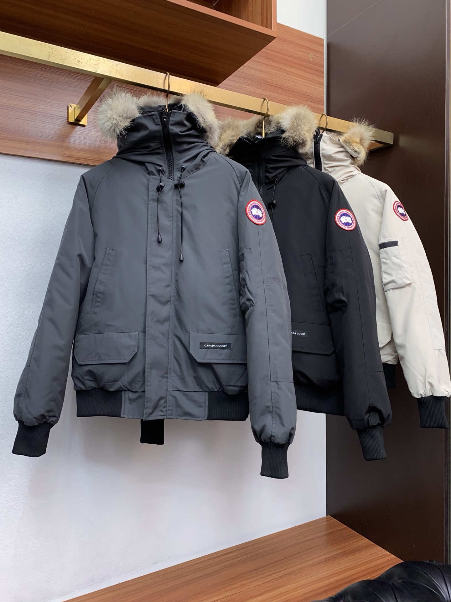 大鹅 25秋冬男士时尚羽绒服 轻奢时尚休闲风格，轻盈保暖柔软！低调系列时尚百搭，就是有型！香港贸易订单款