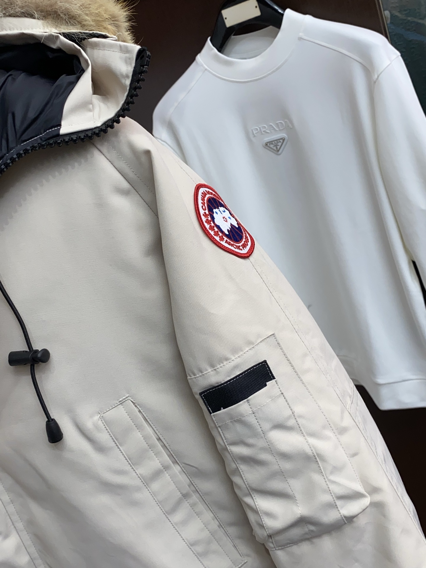 大鹅 25秋冬男士时尚羽绒服 轻奢时尚休闲风格，轻盈保暖柔软！低调系列时尚百搭，就是有型！香港贸易订单款