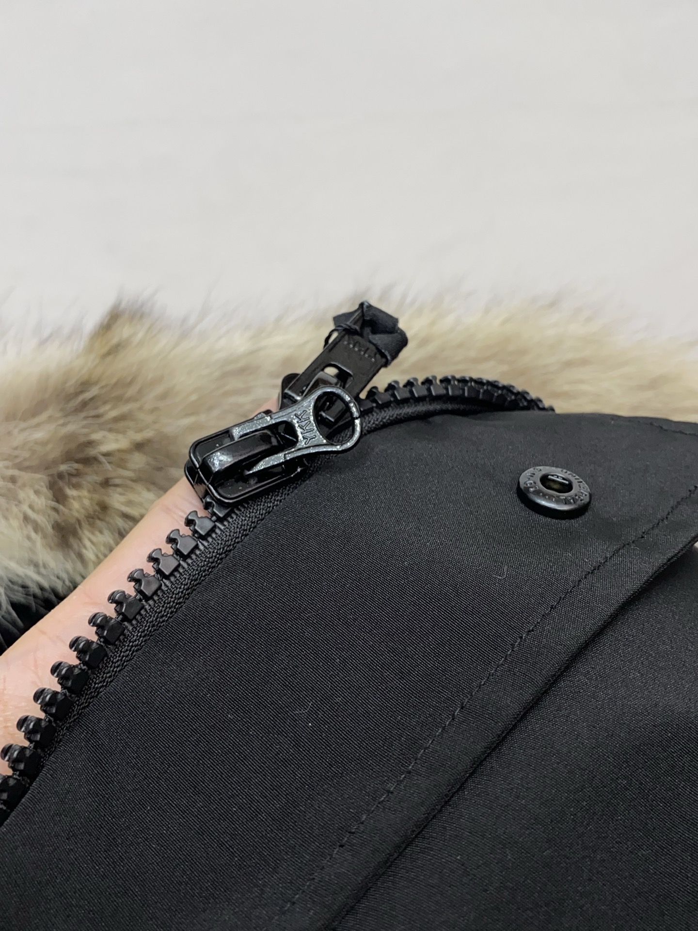 大鹅 25秋冬男士时尚羽绒服 轻奢时尚休闲风格，轻盈保暖柔软！低调系列时尚百搭，就是有型！香港贸易订单款