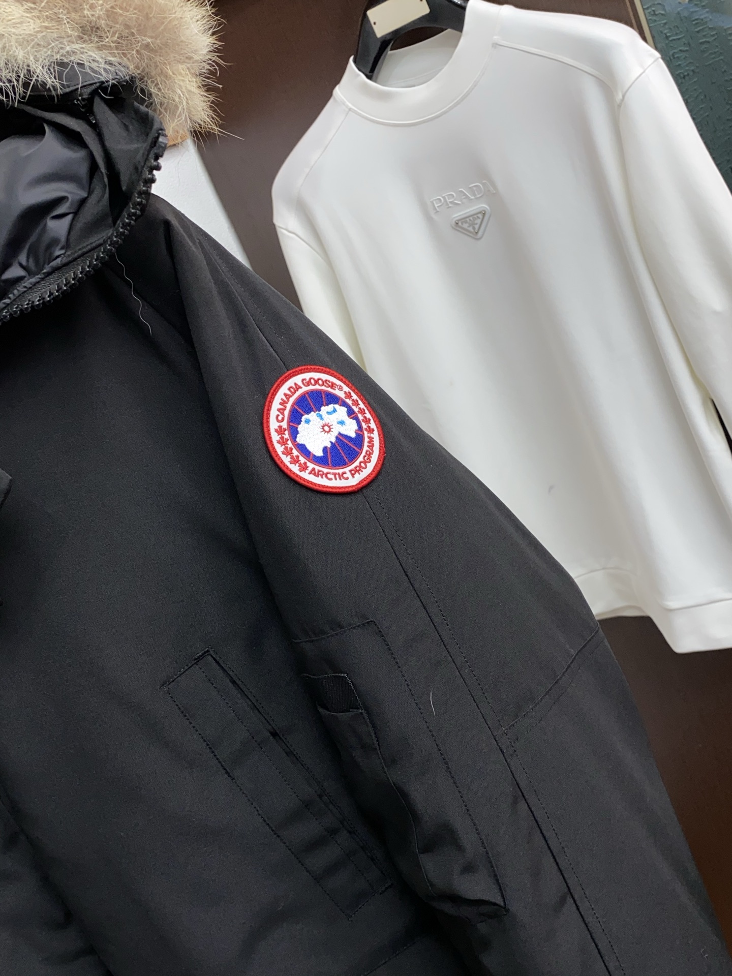 大鹅 25秋冬男士时尚羽绒服 轻奢时尚休闲风格，轻盈保暖柔软！低调系列时尚百搭，就是有型！香港贸易订单款