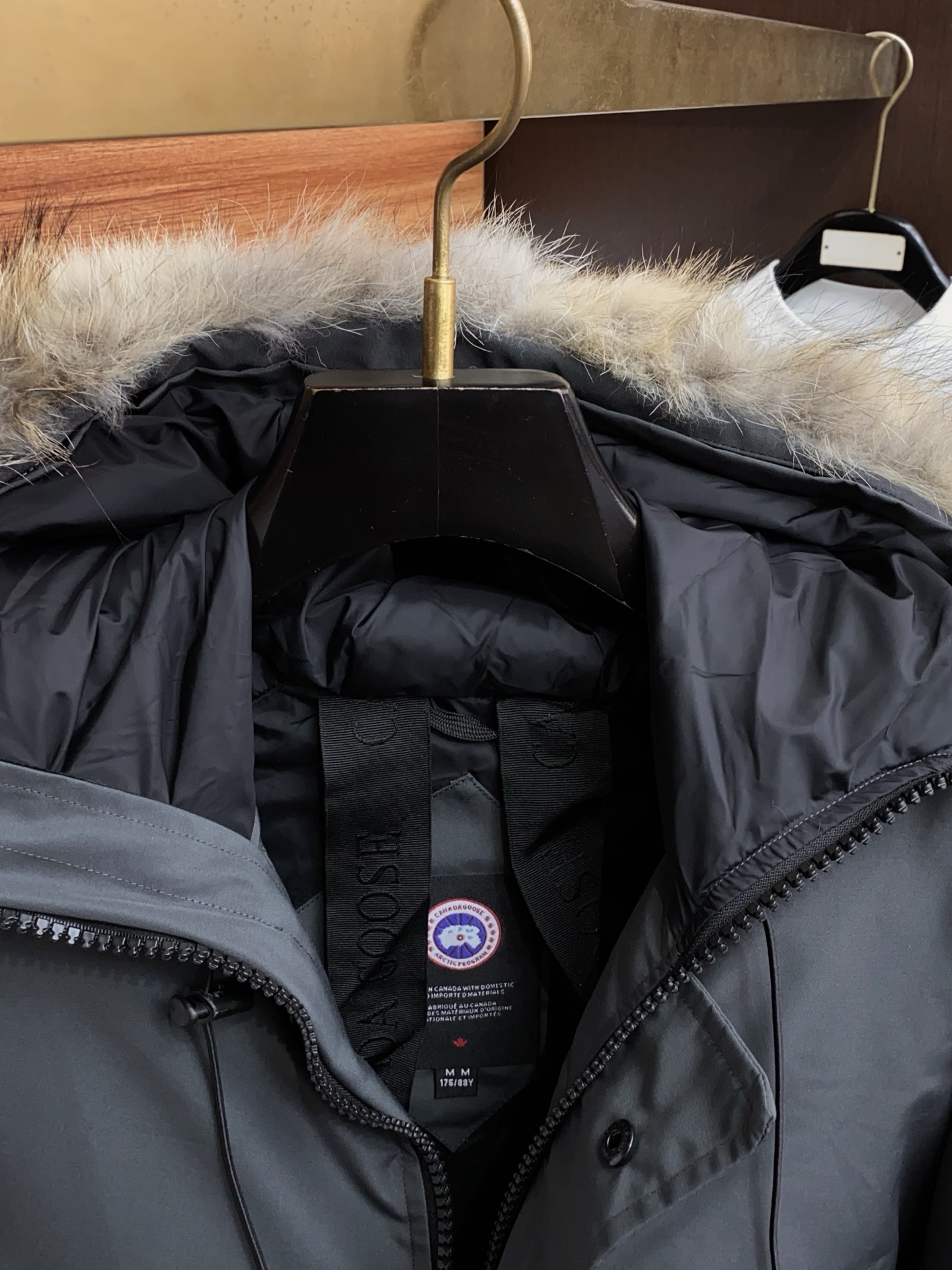 大鹅 25秋冬男士时尚羽绒服 轻奢时尚休闲风格，轻盈保暖柔软！低调系列时尚百搭，就是有型！香港贸易订单款