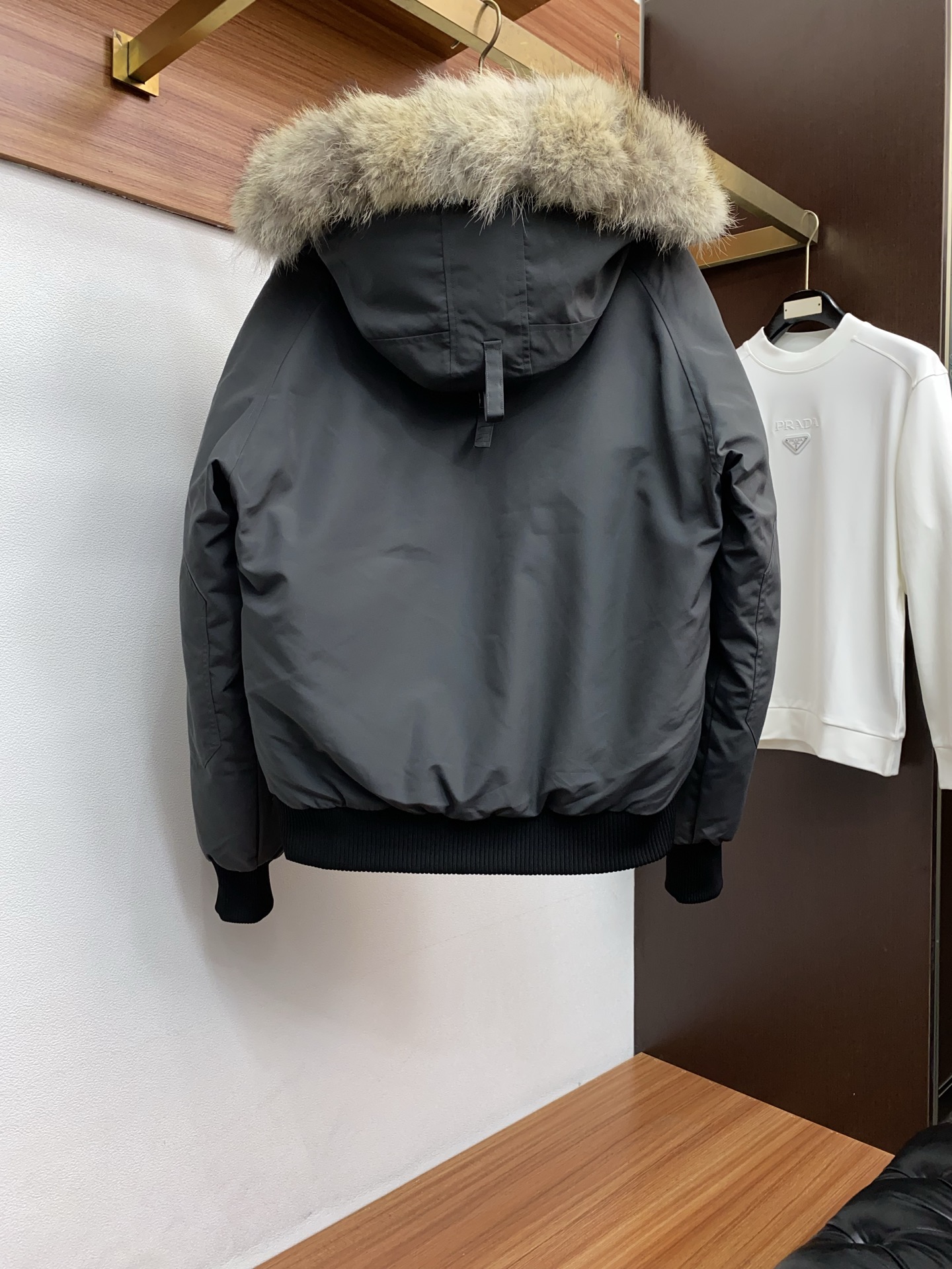 大鹅 25秋冬男士时尚羽绒服 轻奢时尚休闲风格，轻盈保暖柔软！低调系列时尚百搭，就是有型！香港贸易订单款