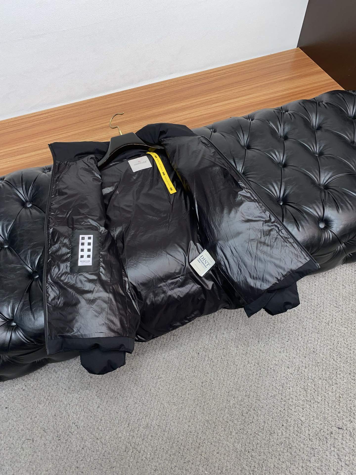 蒙口 高端推荐牛货 2025秋冬款男士原单羽绒服！贵族血统 蓬松感十足 御寒神器 高端顶尖一线成衣，融入