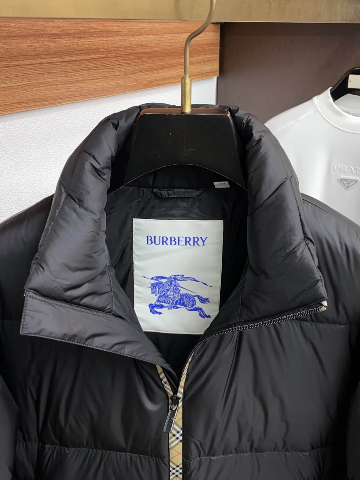 巴宝莉 高端推荐牛货 2025秋冬款男士原单羽绒服！贵族血统 蓬松感十足 御寒神器 高端顶尖一线成衣，融