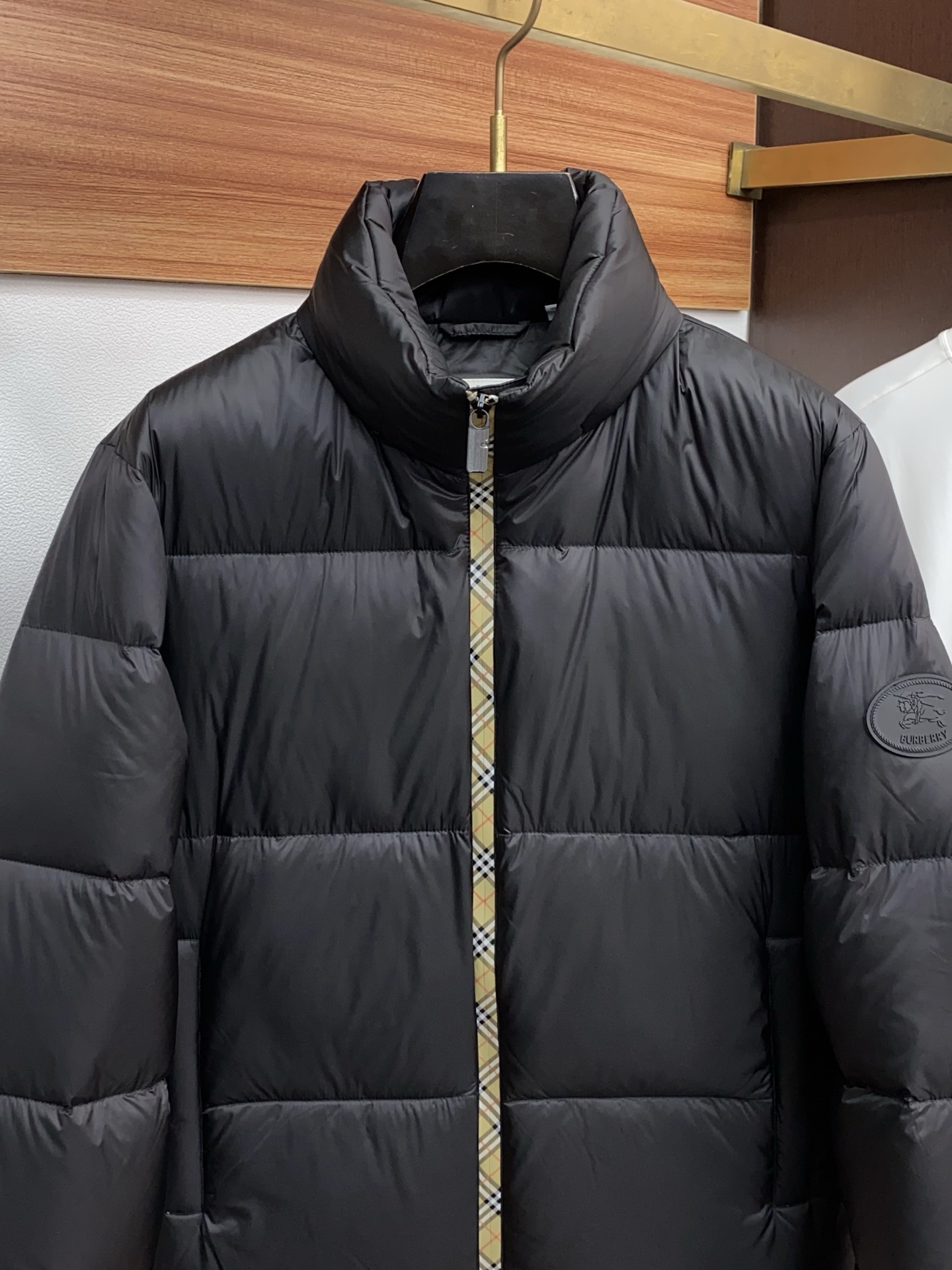 巴宝莉 高端推荐牛货 2025秋冬款男士原单羽绒服！贵族血统 蓬松感十足 御寒神器 高端顶尖一线成衣，融