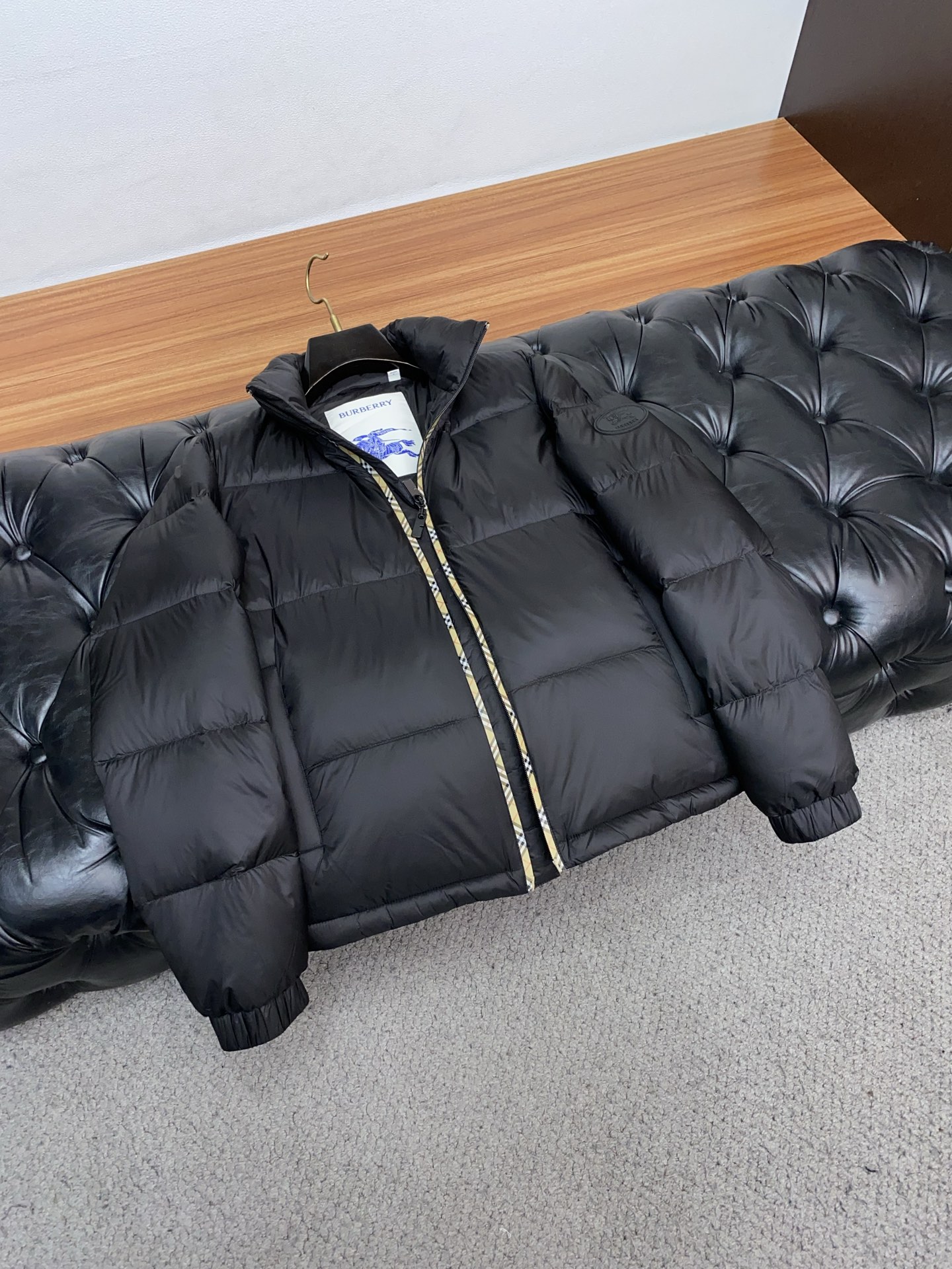 巴宝莉 高端推荐牛货 2025秋冬款男士原单羽绒服！贵族血统 蓬松感十足 御寒神器 高端顶尖一线成衣，融