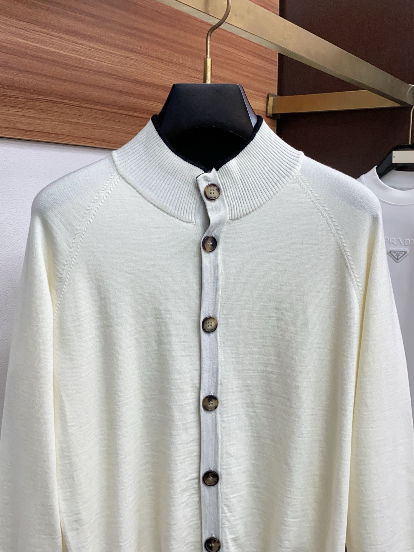 kiton 秋冬新款 专柜同步 时尚经典款提花针织羊毛毛衣外套 秋冬必备款 采用羊毛混纺针织衫加厚毛衣，