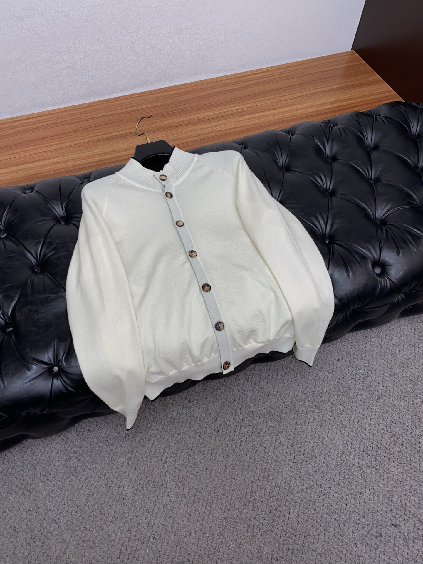 kiton 秋冬新款 专柜同步 时尚经典款提花针织羊毛毛衣外套 秋冬必备款 采用羊毛混纺针织衫加厚毛衣，