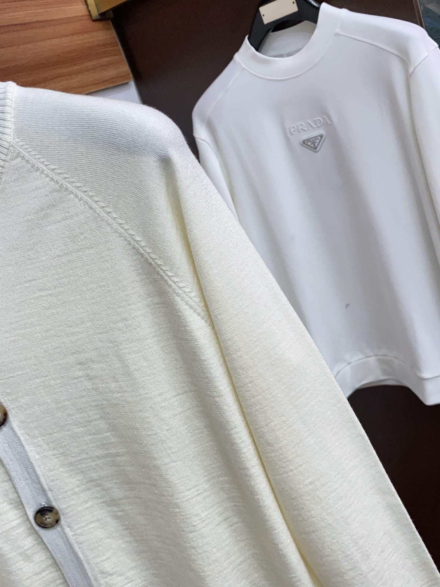 kiton 秋冬新款 专柜同步 时尚经典款提花针织羊毛毛衣外套 秋冬必备款 采用羊毛混纺针织衫加厚毛衣，