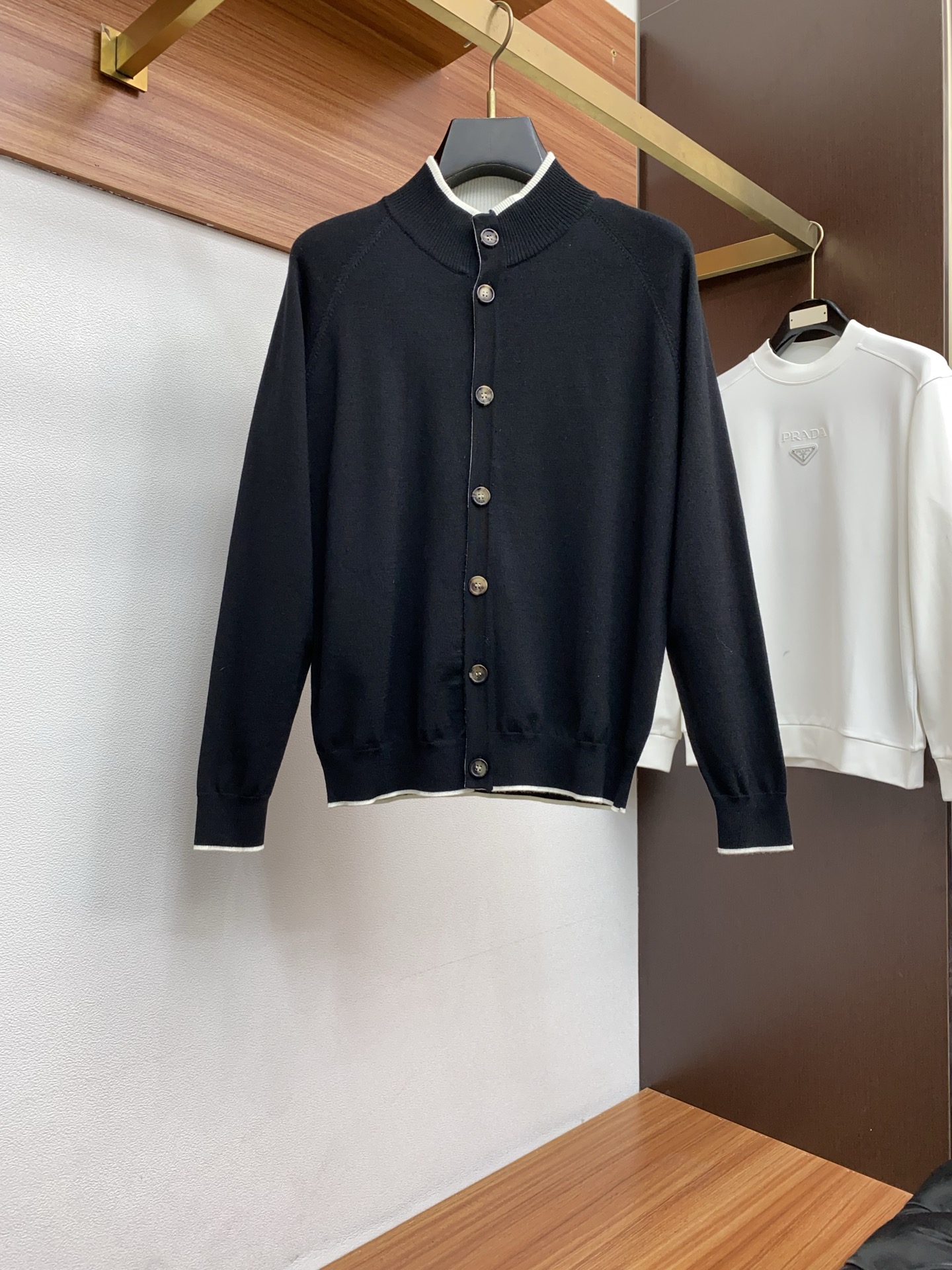 kiton 秋冬新款 专柜同步 时尚经典款提花针织羊毛毛衣外套 秋冬必备款 采用羊毛混纺针织衫加厚毛衣，