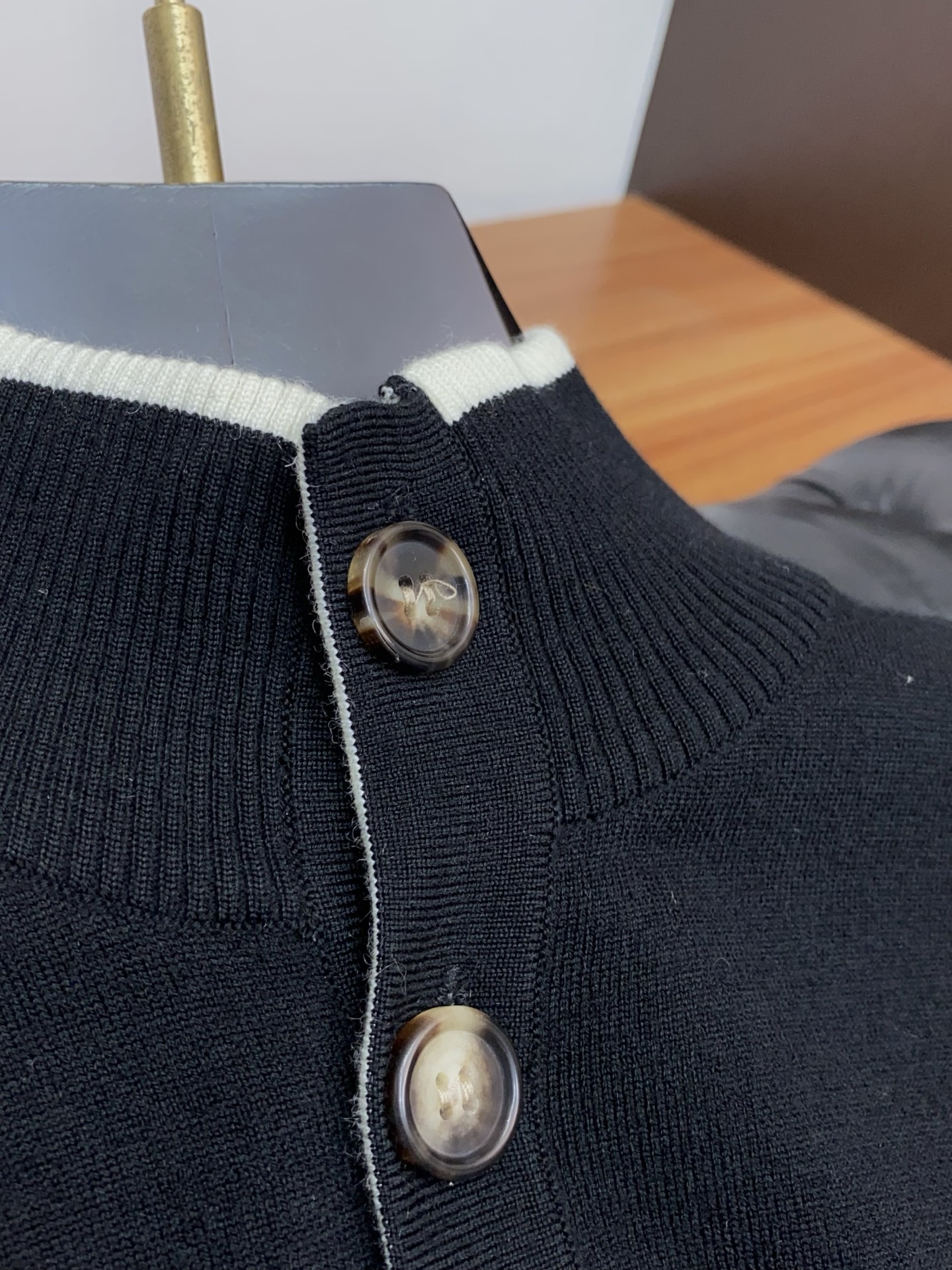 kiton 秋冬新款 专柜同步 时尚经典款提花针织羊毛毛衣外套 秋冬必备款 采用羊毛混纺针织衫加厚毛衣，