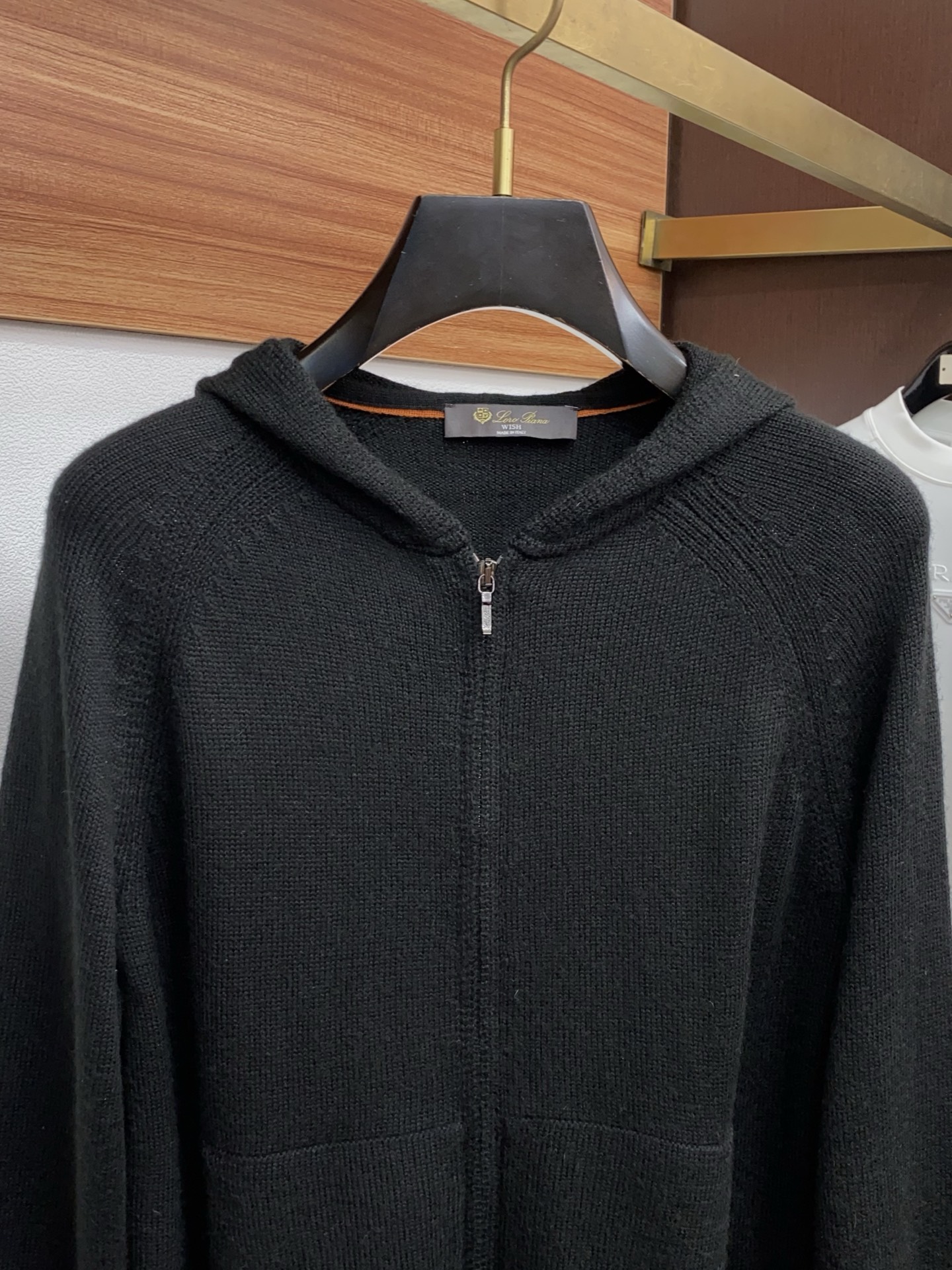 lP🆕 诺悠翩雅 秋冬新款 专柜同步 时尚经典拉链连帽款提花针织羊毛毛衣外套 秋冬必备款 采用羊毛混纺针