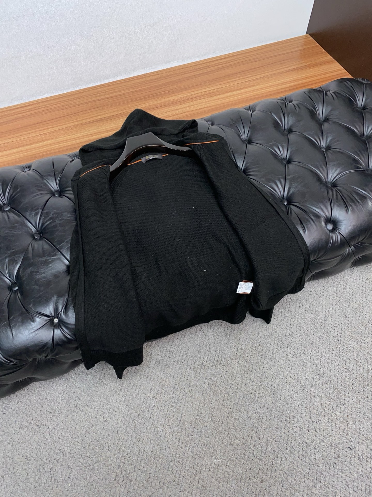 lP🆕 诺悠翩雅 秋冬新款 专柜同步 时尚经典拉链连帽款提花针织羊毛毛衣外套 秋冬必备款 采用羊毛混纺针