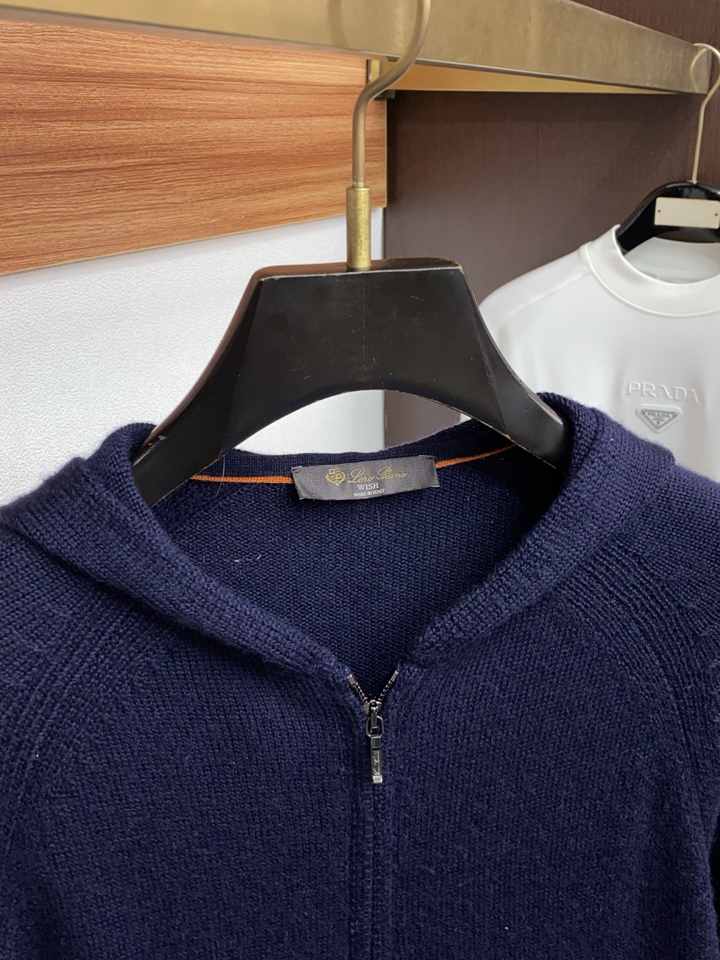 lP🆕 诺悠翩雅 秋冬新款 专柜同步 时尚经典拉链连帽款提花针织羊毛毛衣外套 秋冬必备款 采用羊毛混纺针