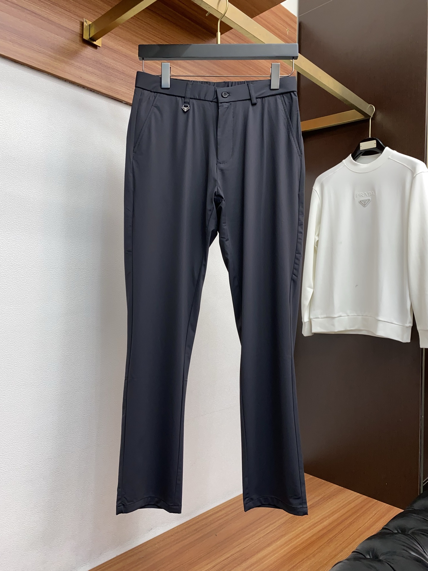 普拉达 2026ss 春夏 新品 原单男士西装休闲裤 每季必出的类型，无需质疑的热卖王牌单品，符合四季最