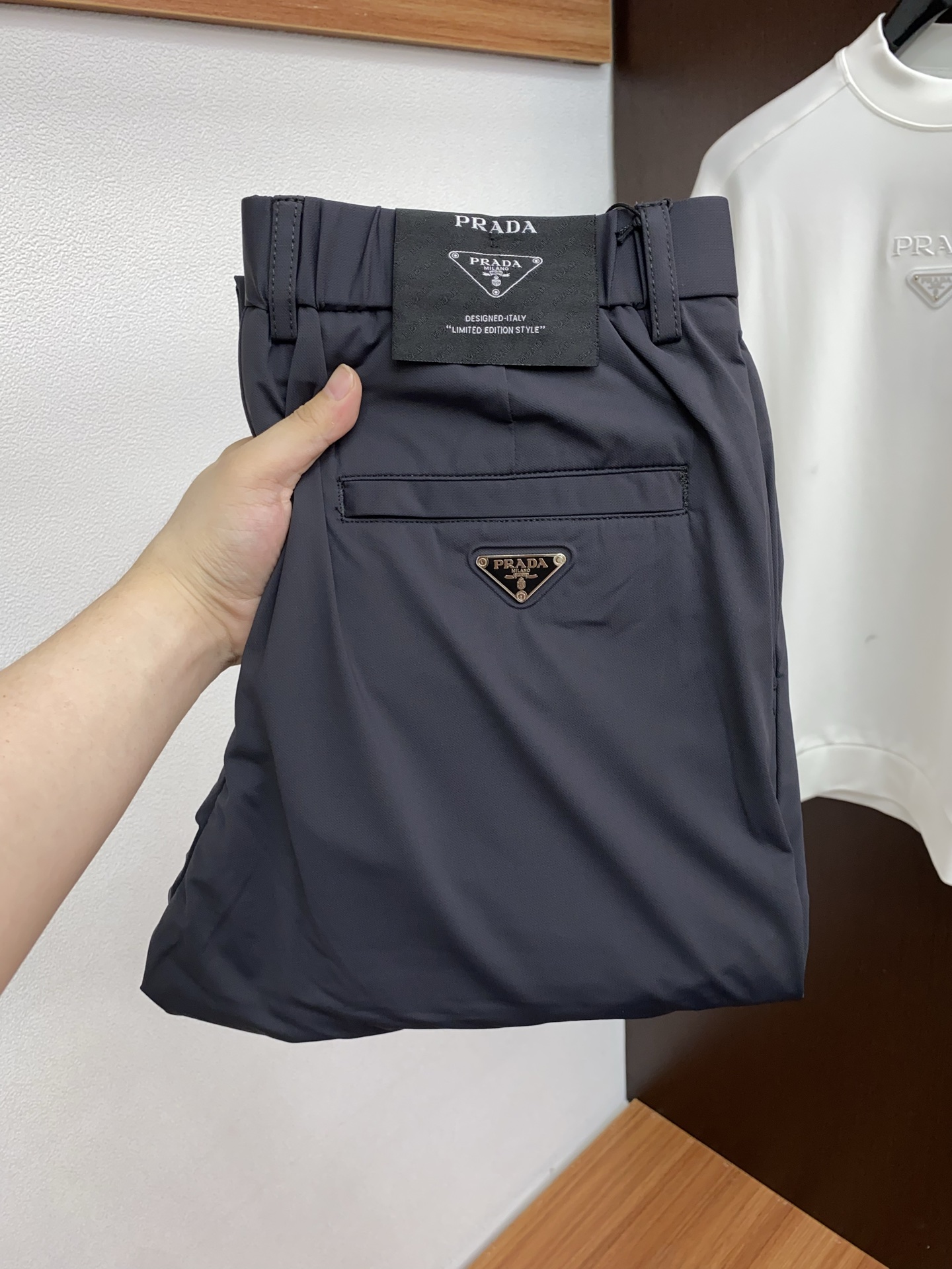 普拉达 2026ss 春夏 新品 原单男士西装休闲裤 每季必出的类型，无需质疑的热卖王牌单品，符合四季最