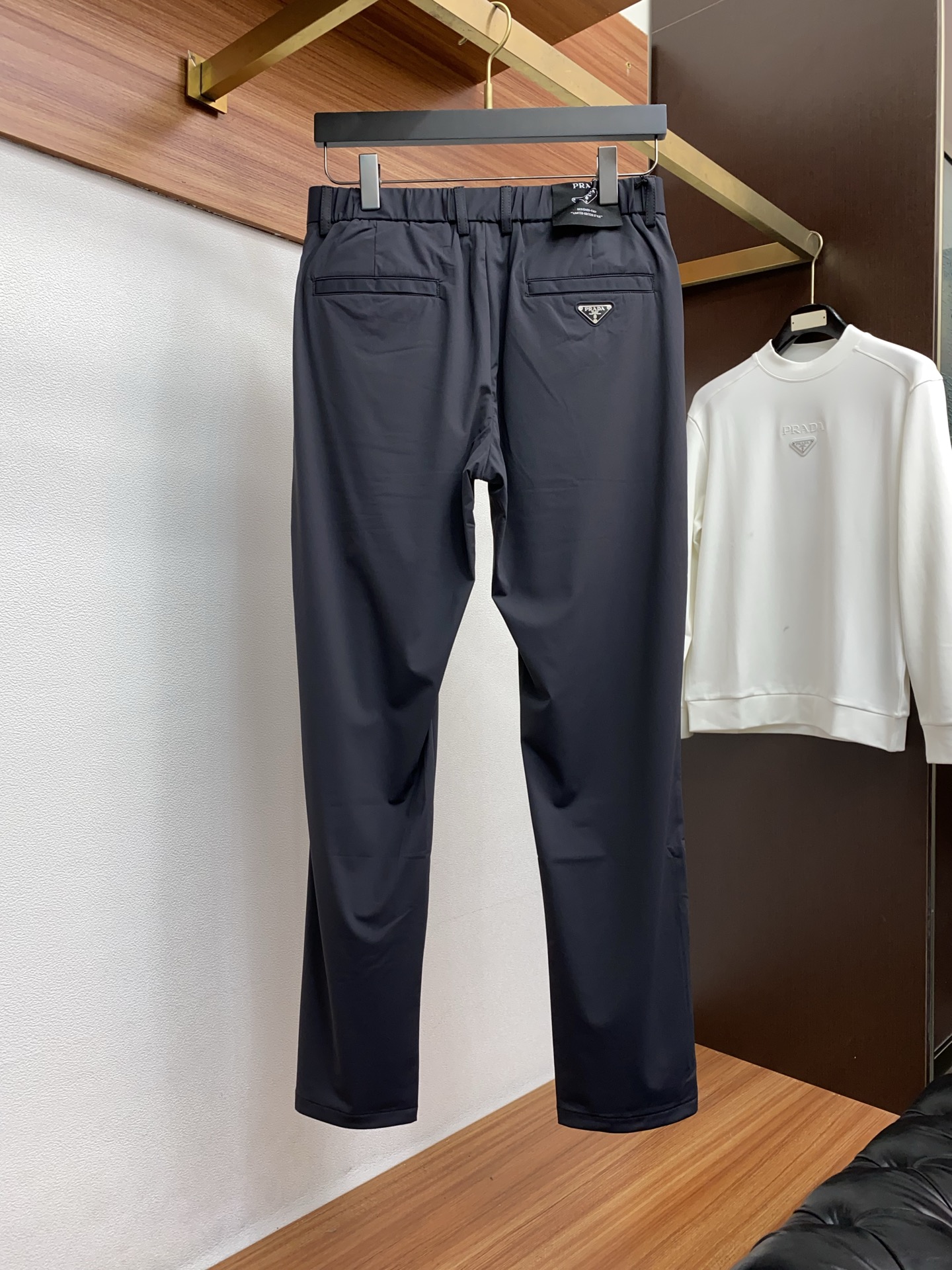 普拉达 2026ss 春夏 新品 原单男士西装休闲裤 每季必出的类型，无需质疑的热卖王牌单品，符合四季最