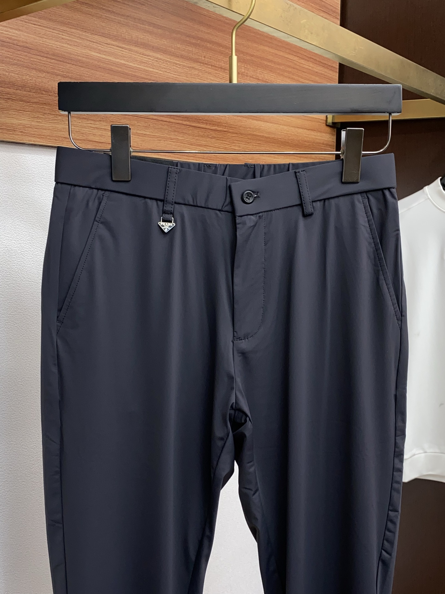 普拉达 2026ss 春夏 新品 原单男士西装休闲裤 每季必出的类型，无需质疑的热卖王牌单品，符合四季最