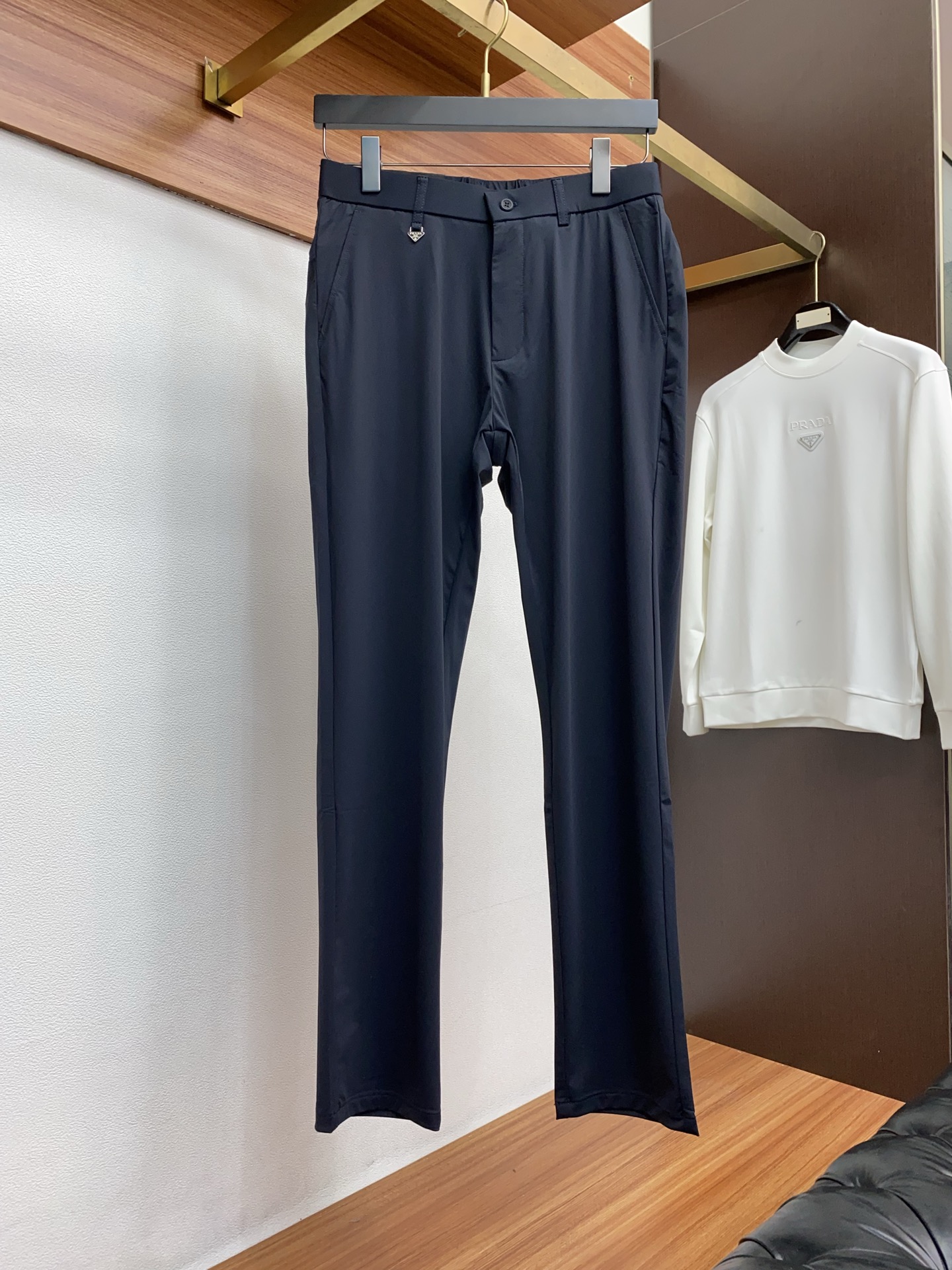 普拉达 2026ss 春夏 新品 原单男士西装休闲裤 每季必出的类型，无需质疑的热卖王牌单品，符合四季最