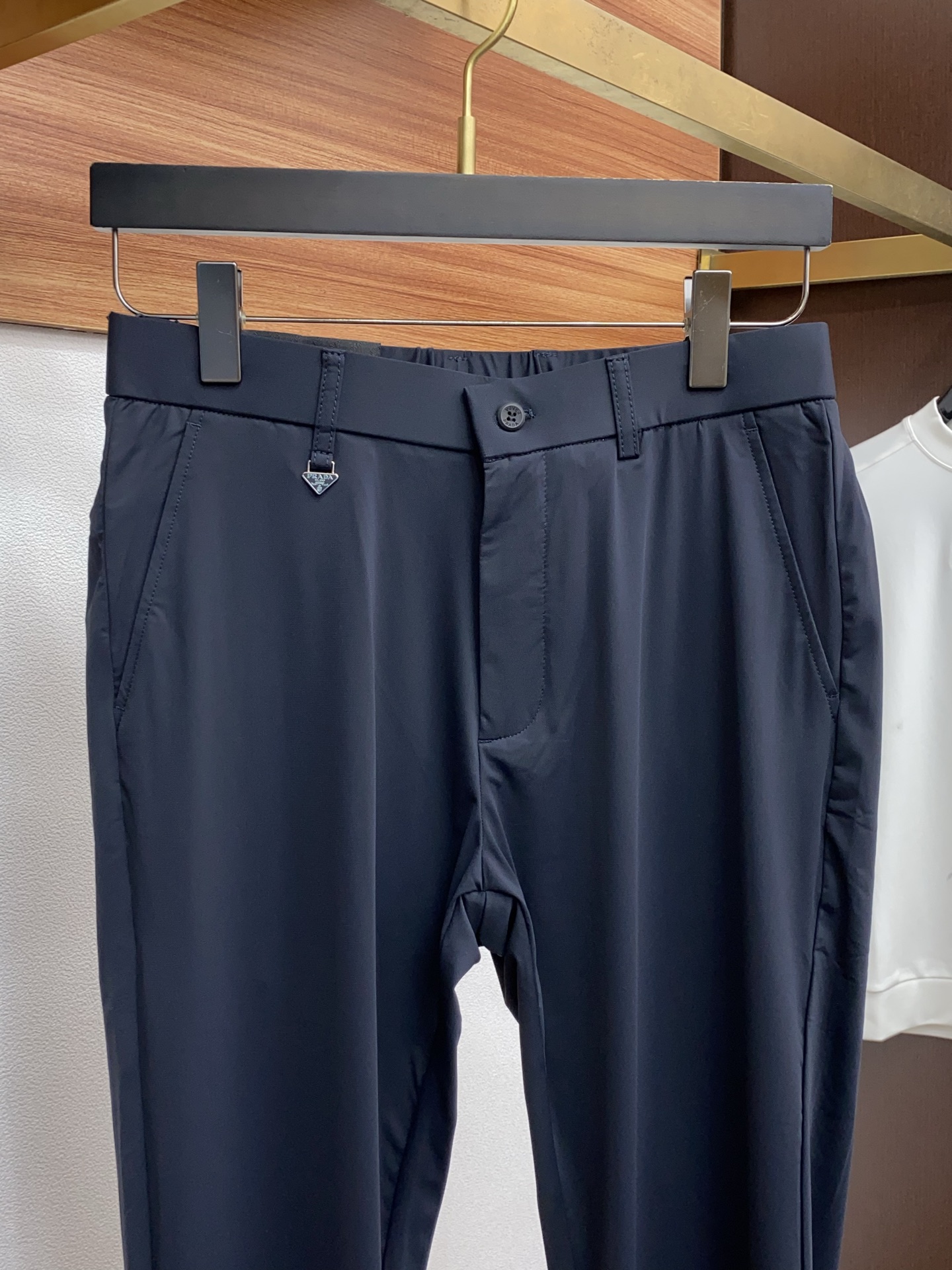 普拉达 2026ss 春夏 新品 原单男士西装休闲裤 每季必出的类型，无需质疑的热卖王牌单品，符合四季最