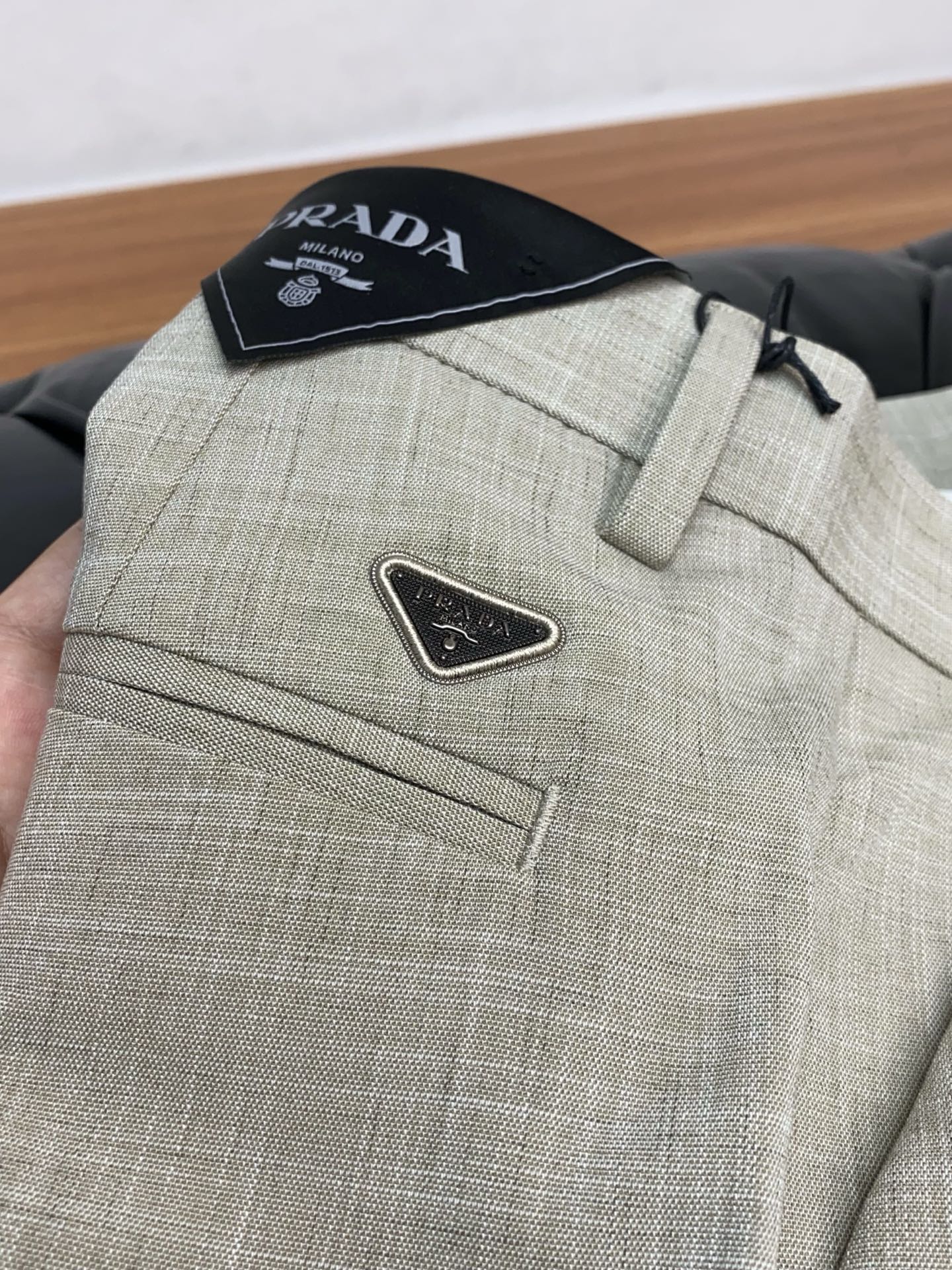 普拉达 2026ss 春夏 新品 原单男士西装休闲裤 每季必出的类型，无需质疑的热卖王牌单品，符合四季最