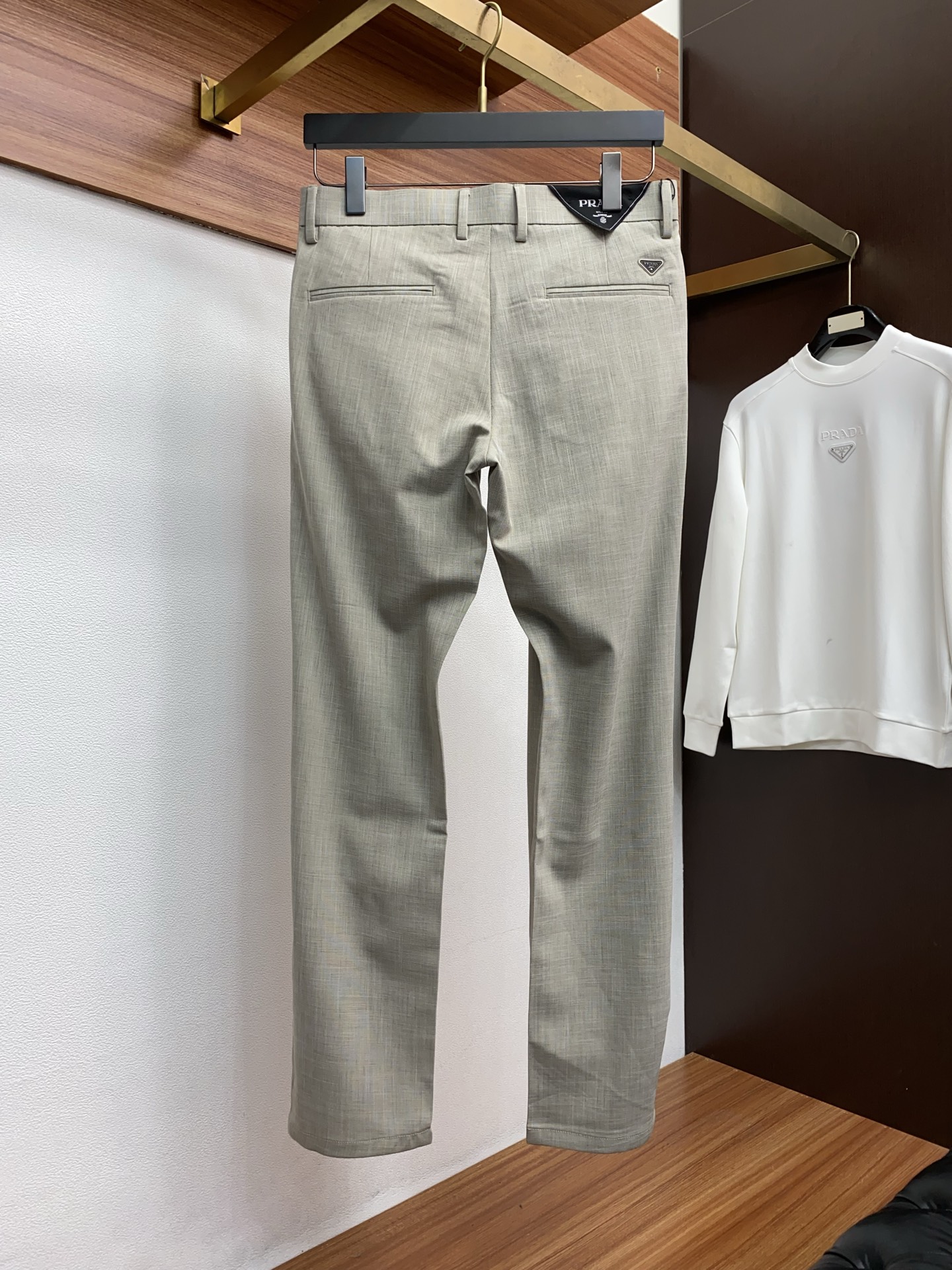 普拉达 2026ss 春夏 新品 原单男士西装休闲裤 每季必出的类型，无需质疑的热卖王牌单品，符合四季最