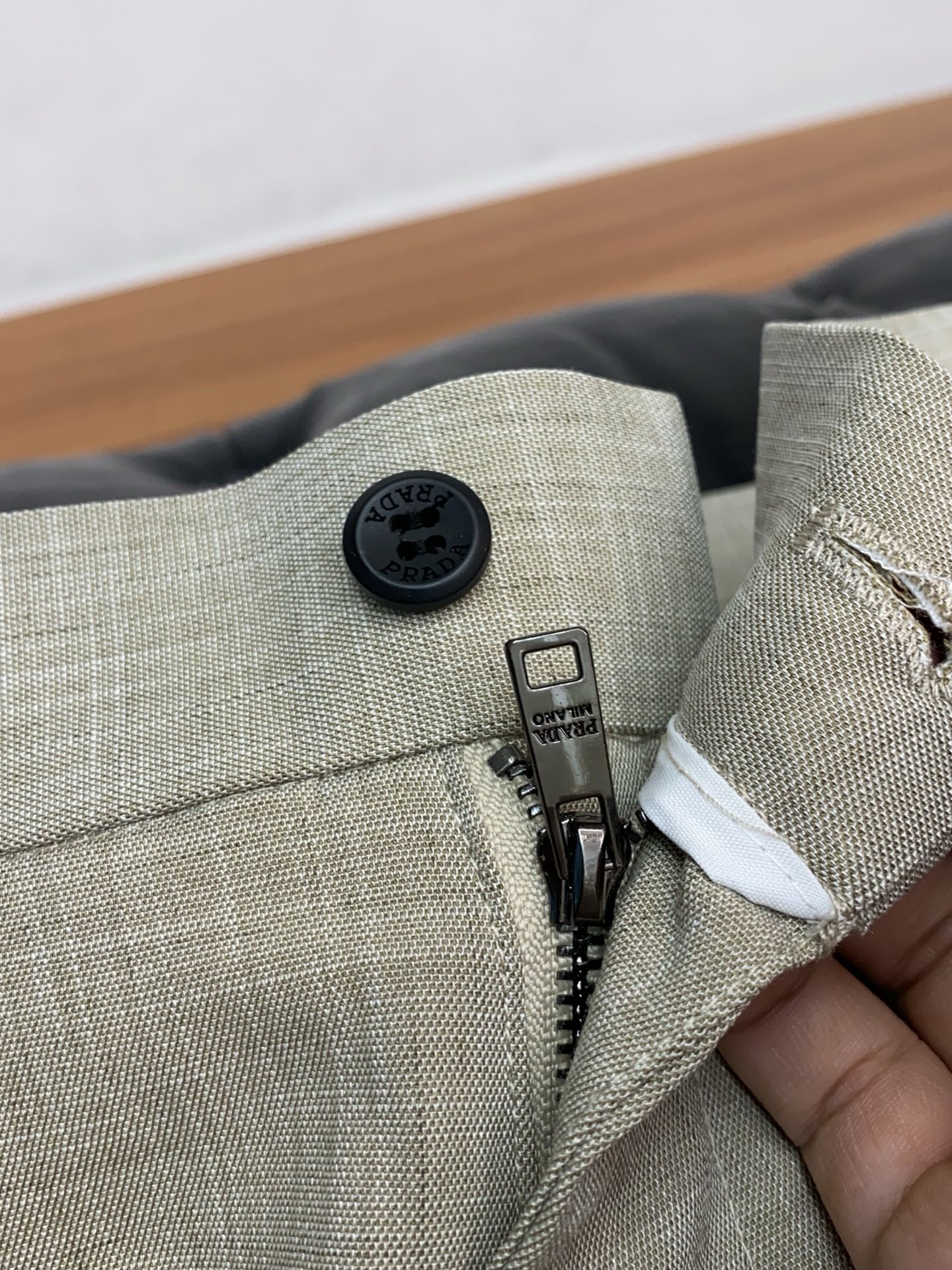 普拉达 2026ss 春夏 新品 原单男士西装休闲裤 每季必出的类型，无需质疑的热卖王牌单品，符合四季最