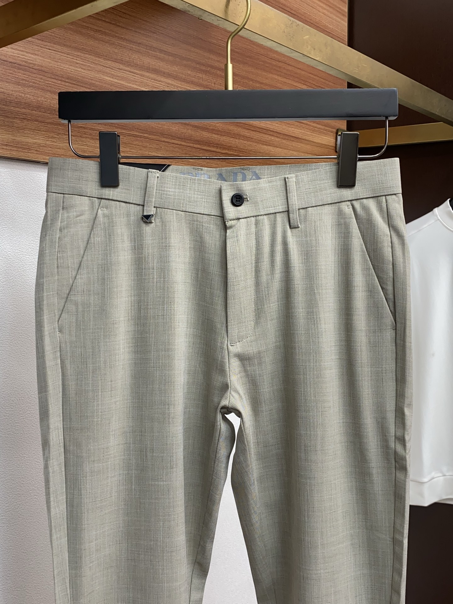 普拉达 2026ss 春夏 新品 原单男士西装休闲裤 每季必出的类型，无需质疑的热卖王牌单品，符合四季最