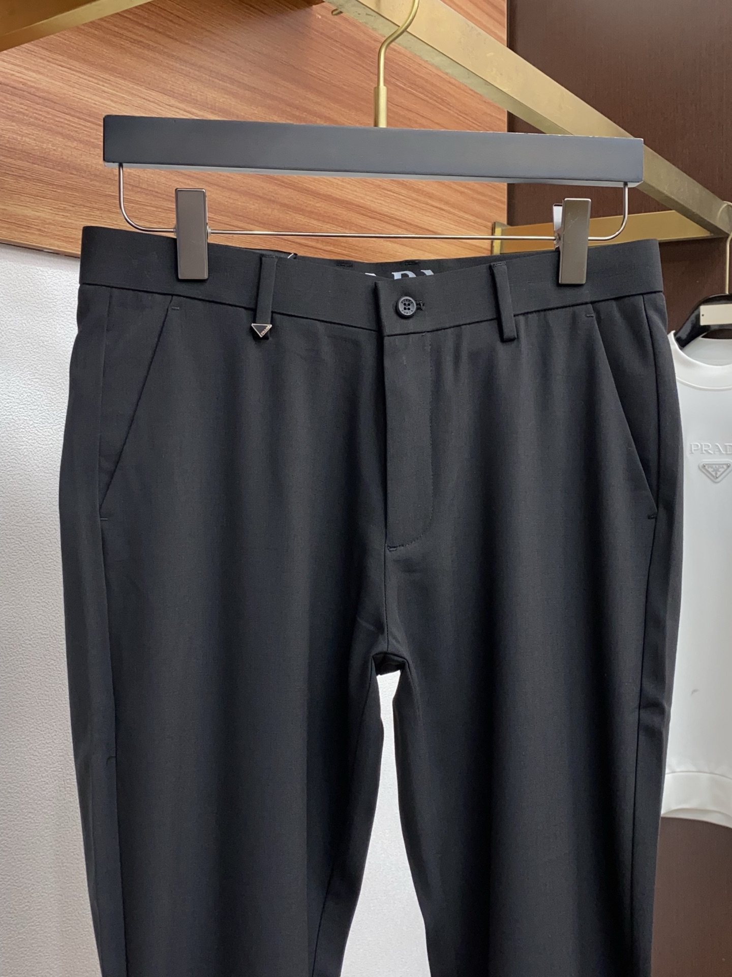 普拉达 2026ss 春夏 新品 原单男士西装休闲裤 每季必出的类型，无需质疑的热卖王牌单品，符合四季最