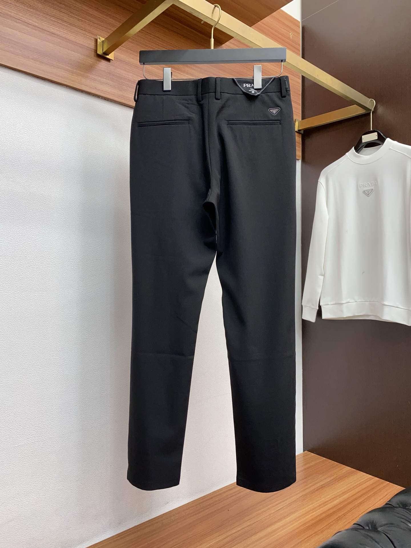 普拉达 2026ss 春夏 新品 原单男士西装休闲裤 每季必出的类型，无需质疑的热卖王牌单品，符合四季最