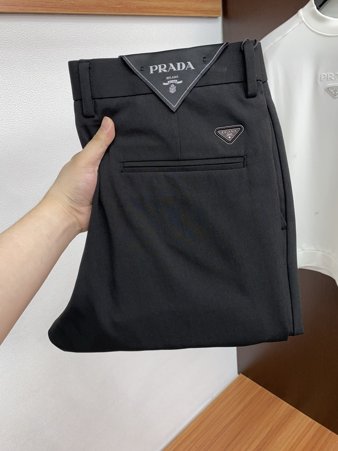 普拉达 2026ss 春夏 新品 原单男士西装休闲裤 每季必出的类型，无需质疑的热卖王牌单品，符合四季最