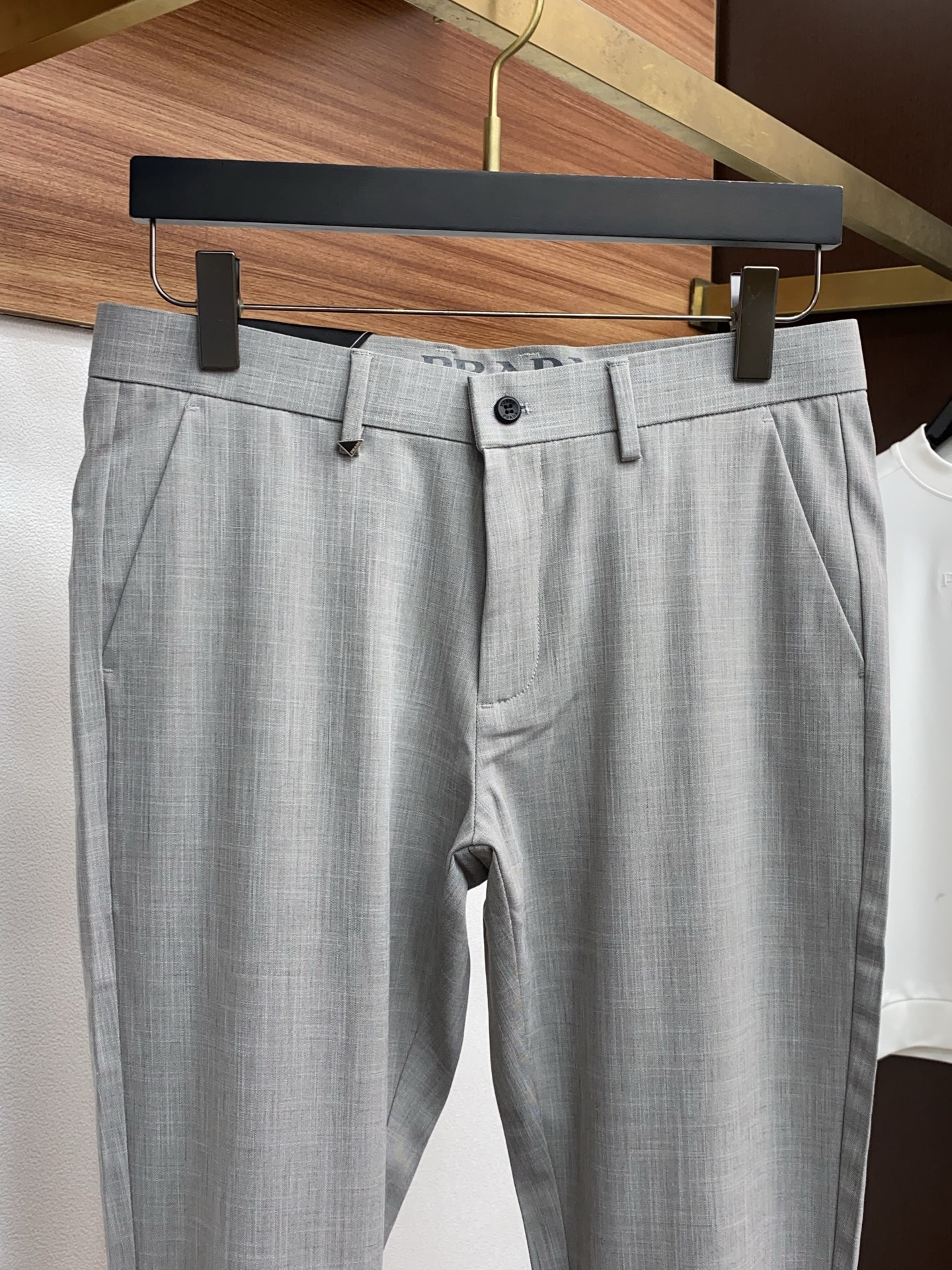 普拉达 2026ss 春夏 新品 原单男士西装休闲裤 每季必出的类型，无需质疑的热卖王牌单品，符合四季最