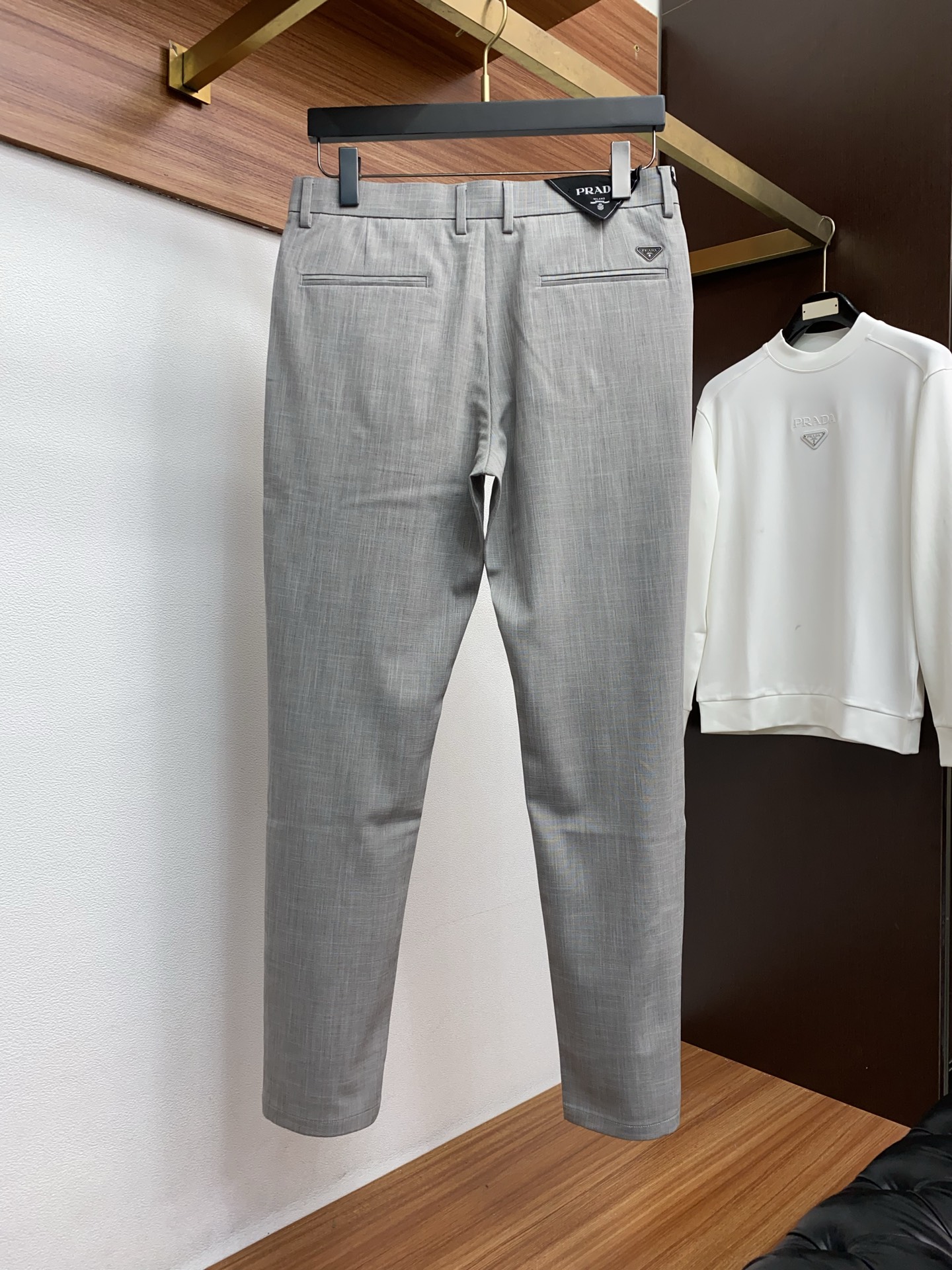 普拉达 2026ss 春夏 新品 原单男士西装休闲裤 每季必出的类型，无需质疑的热卖王牌单品，符合四季最