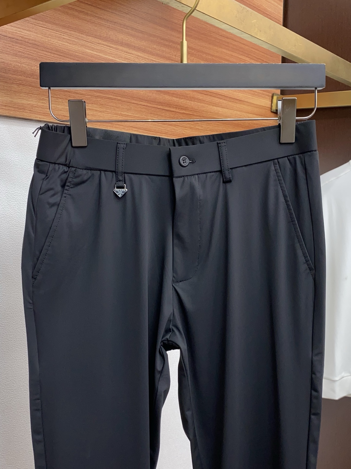 普拉达 2026ss 春夏 新品 原单男士西装休闲裤 每季必出的类型，无需质疑的热卖王牌单品，符合四季最
