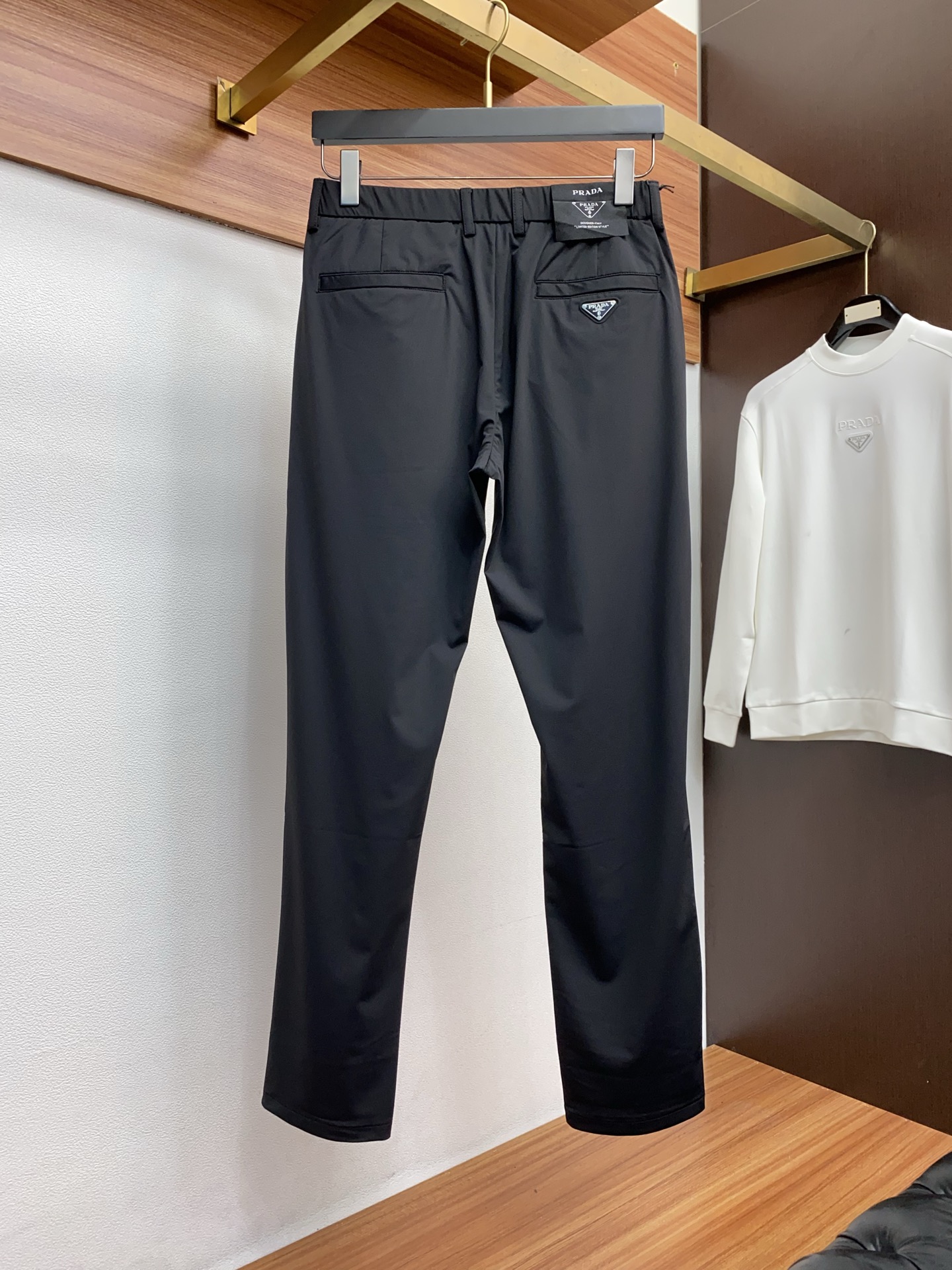 普拉达 2026ss 春夏 新品 原单男士西装休闲裤 每季必出的类型，无需质疑的热卖王牌单品，符合四季最