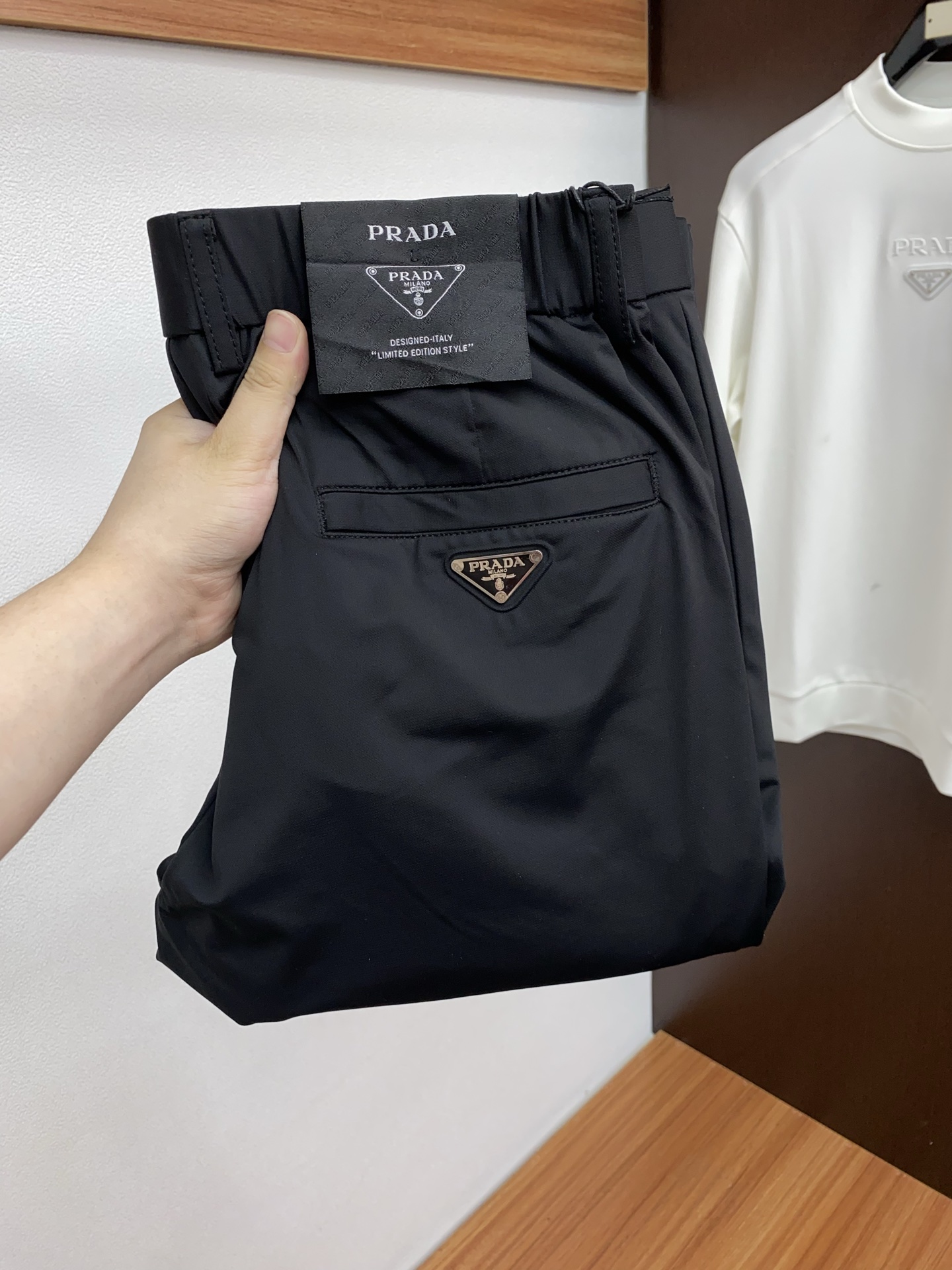 普拉达 2026ss 春夏 新品 原单男士西装休闲裤 每季必出的类型，无需质疑的热卖王牌单品，符合四季最