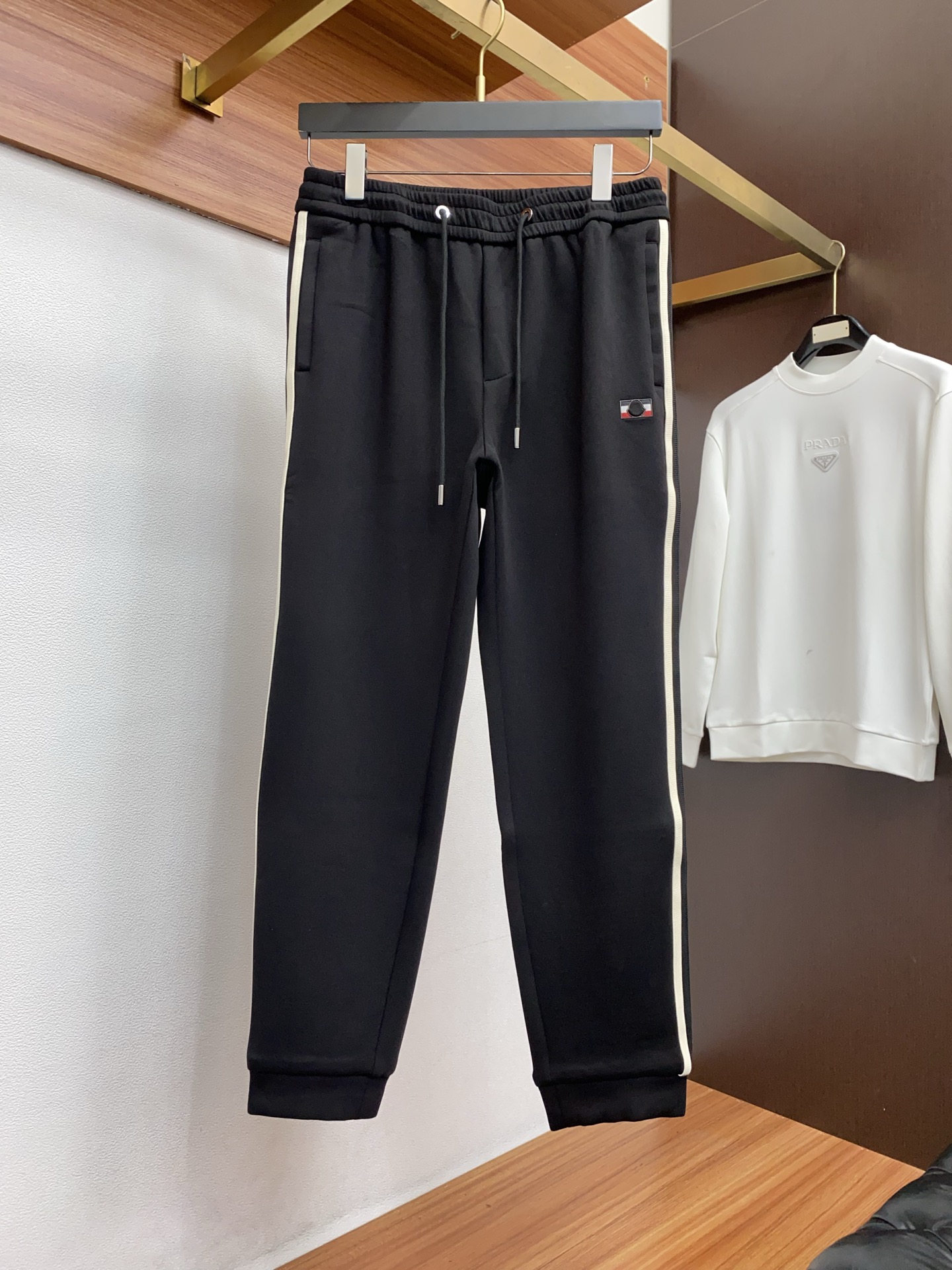 蒙口 秋冬新款加厚拉绒休闲裤，老钱风格强势上新，新款不断！！！高级纯棉加厚拉绒面料，寒冬保暖神器，男士休