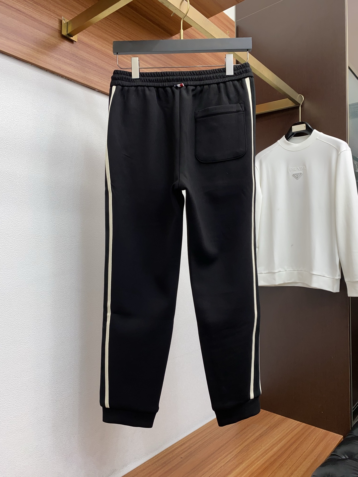 蒙口 秋冬新款加厚拉绒休闲裤，老钱风格强势上新，新款不断！！！高级纯棉加厚拉绒面料，寒冬保暖神器，男士休