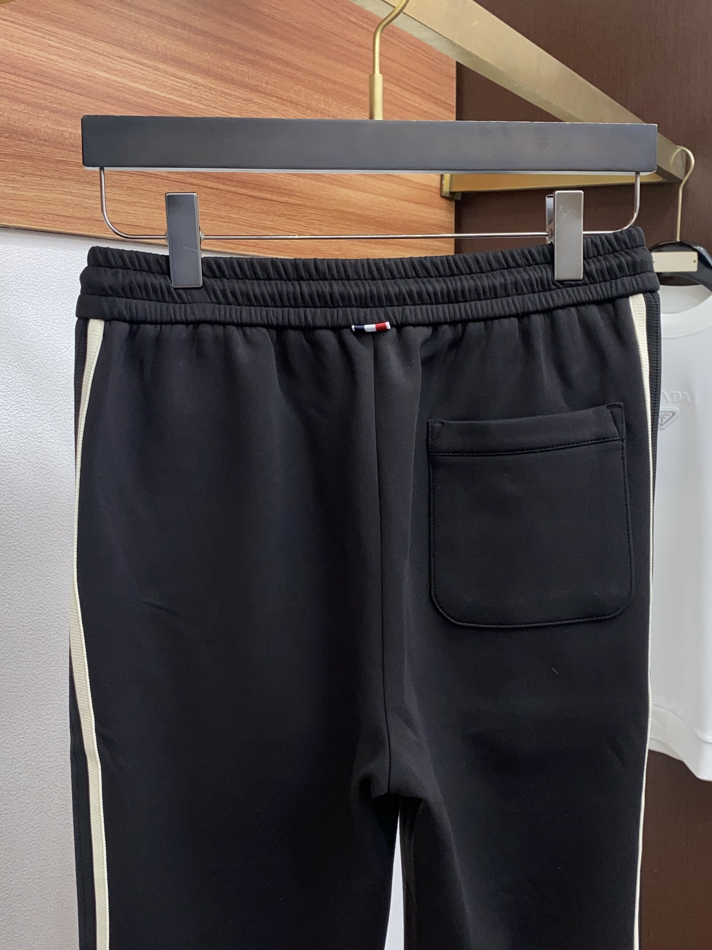 蒙口 秋冬新款加厚拉绒休闲裤，老钱风格强势上新，新款不断！！！高级纯棉加厚拉绒面料，寒冬保暖神器，男士休