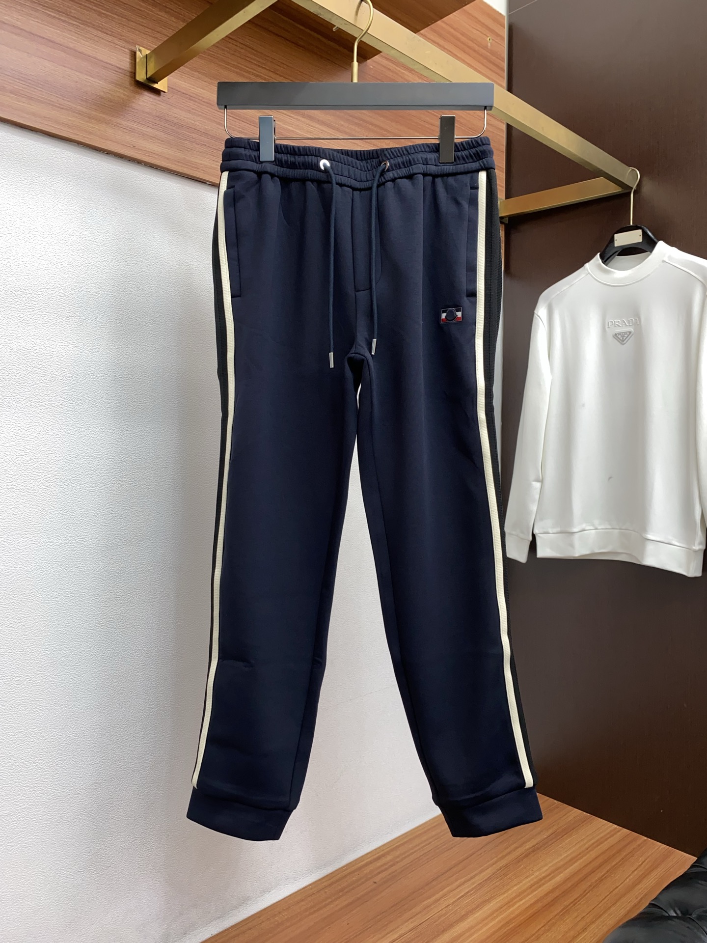 蒙口 秋冬新款加厚拉绒休闲裤，老钱风格强势上新，新款不断！！！高级纯棉加厚拉绒面料，寒冬保暖神器，男士休